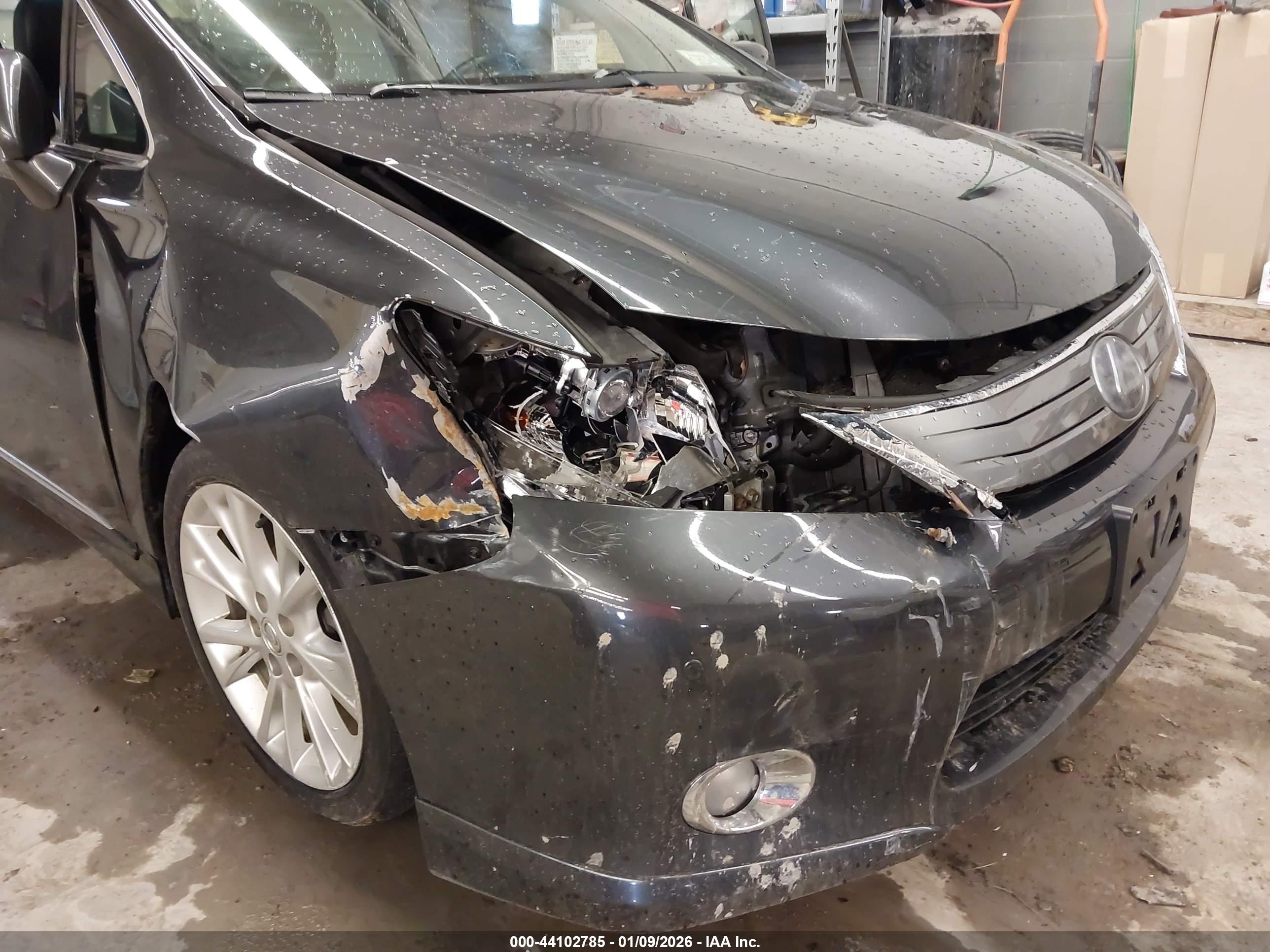 LEXUS HS image 6
