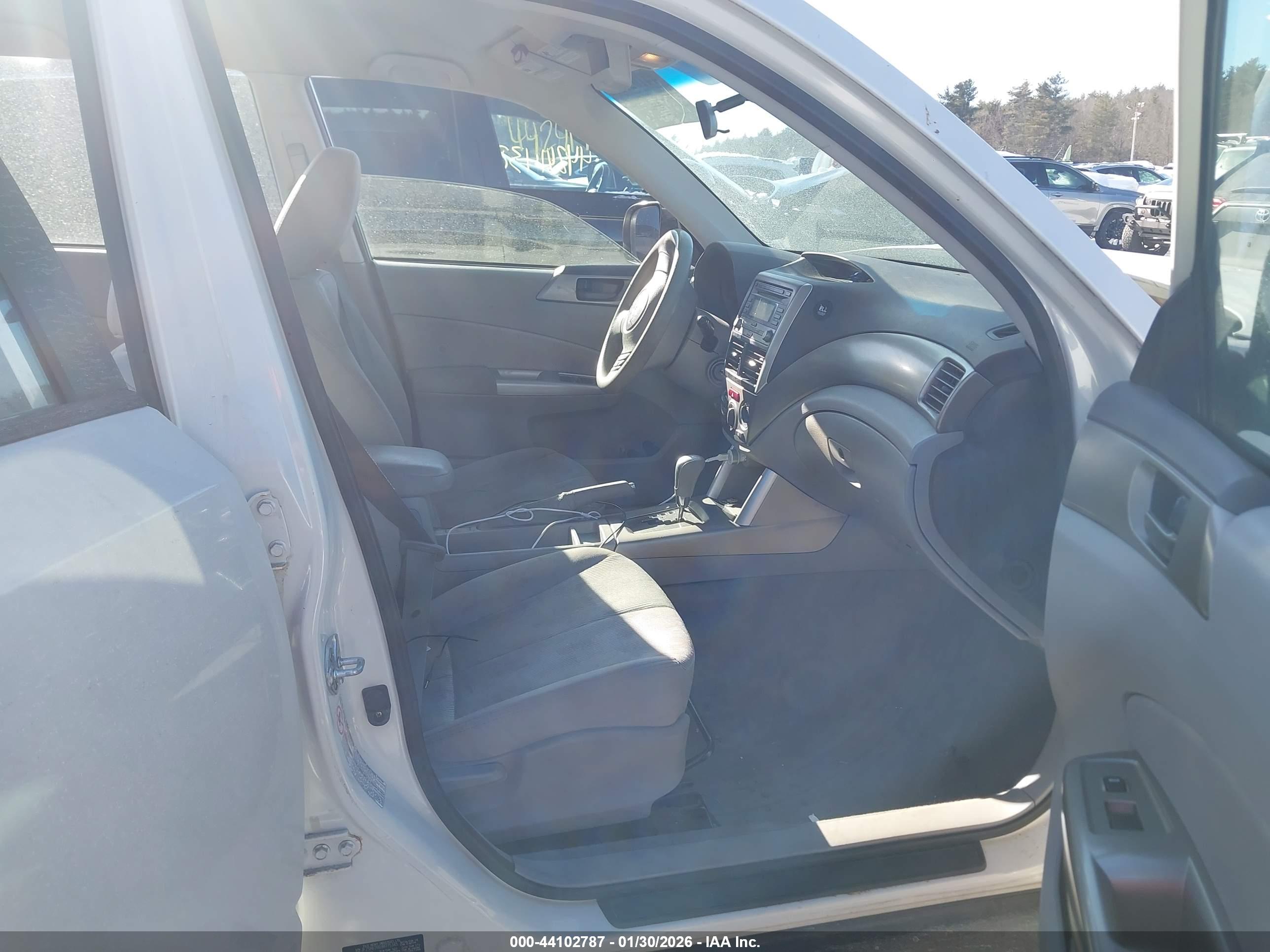 SUBARU FORESTER image 5