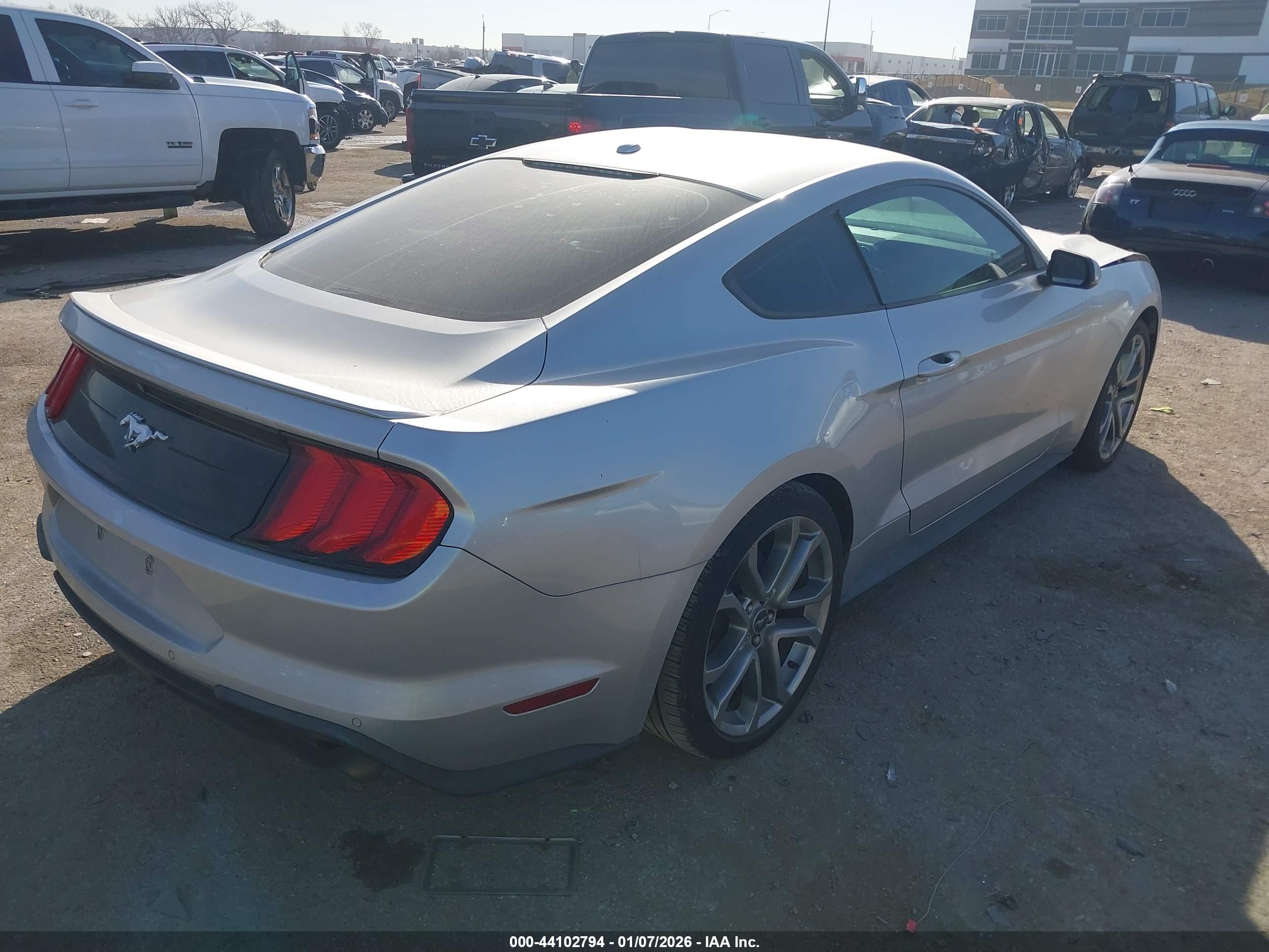 FORD MUSTANG image 4