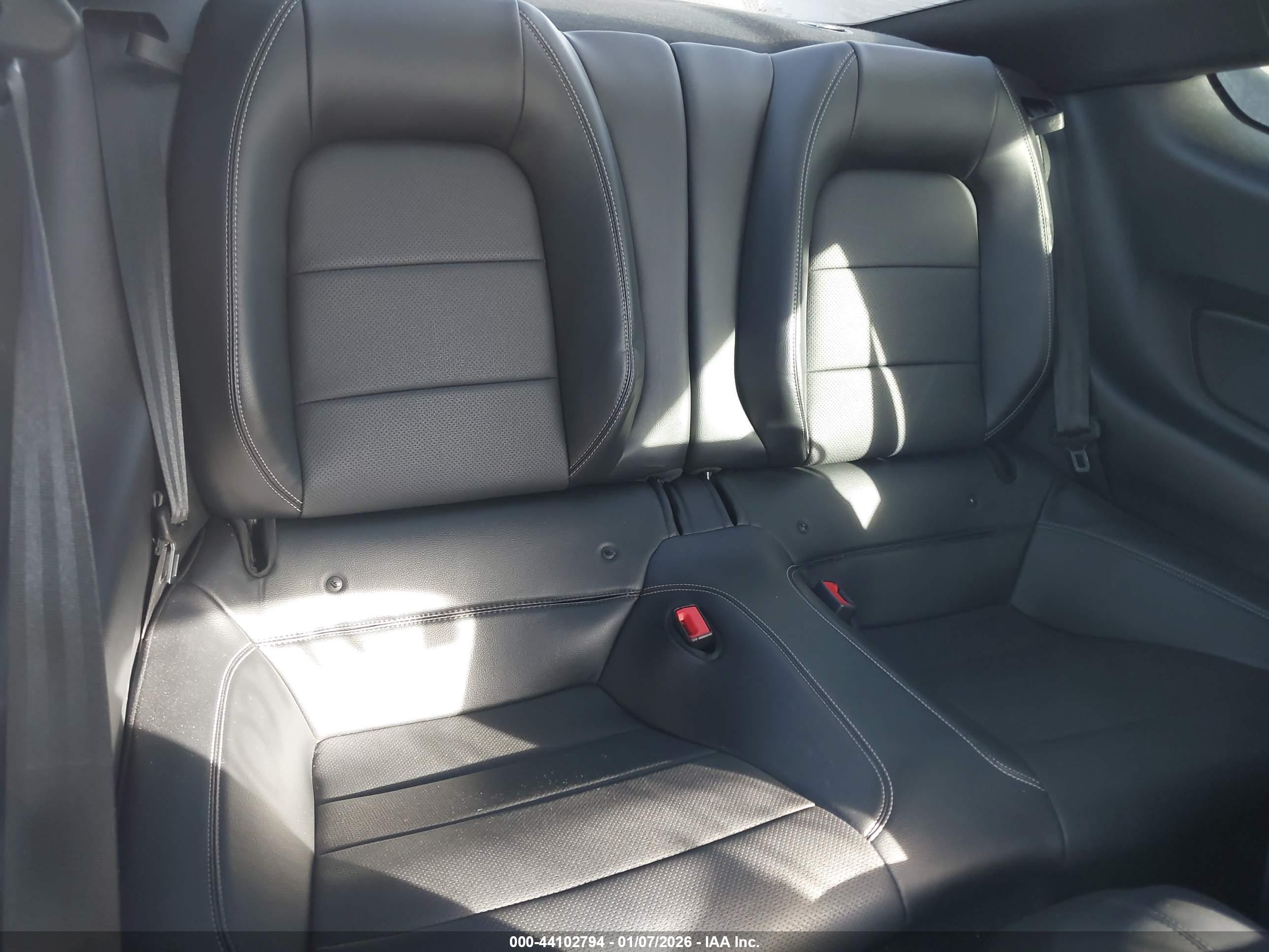 FORD MUSTANG image 8