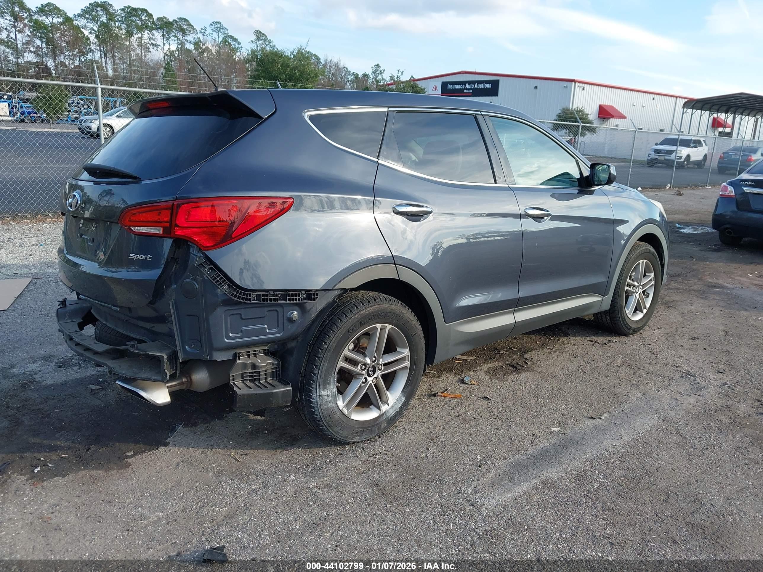 HYUNDAI SANTA image 4
