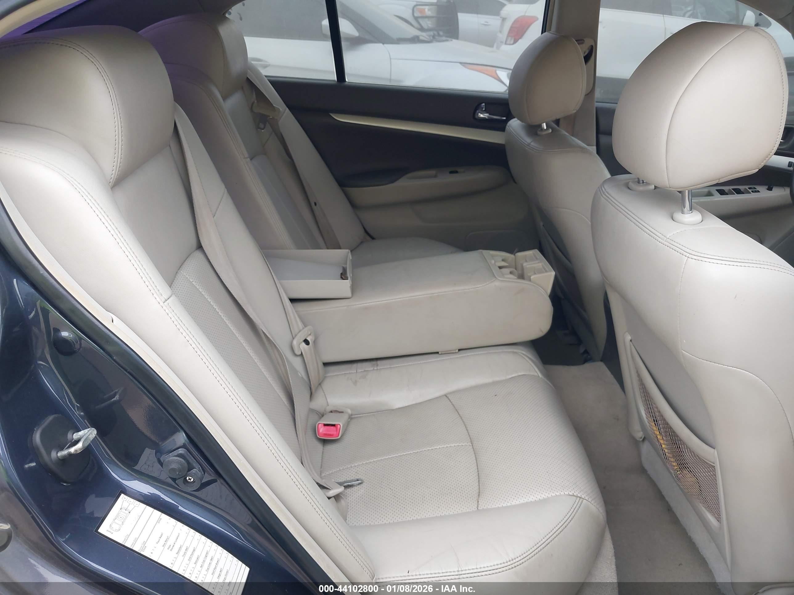 INFINITI G37 image 8