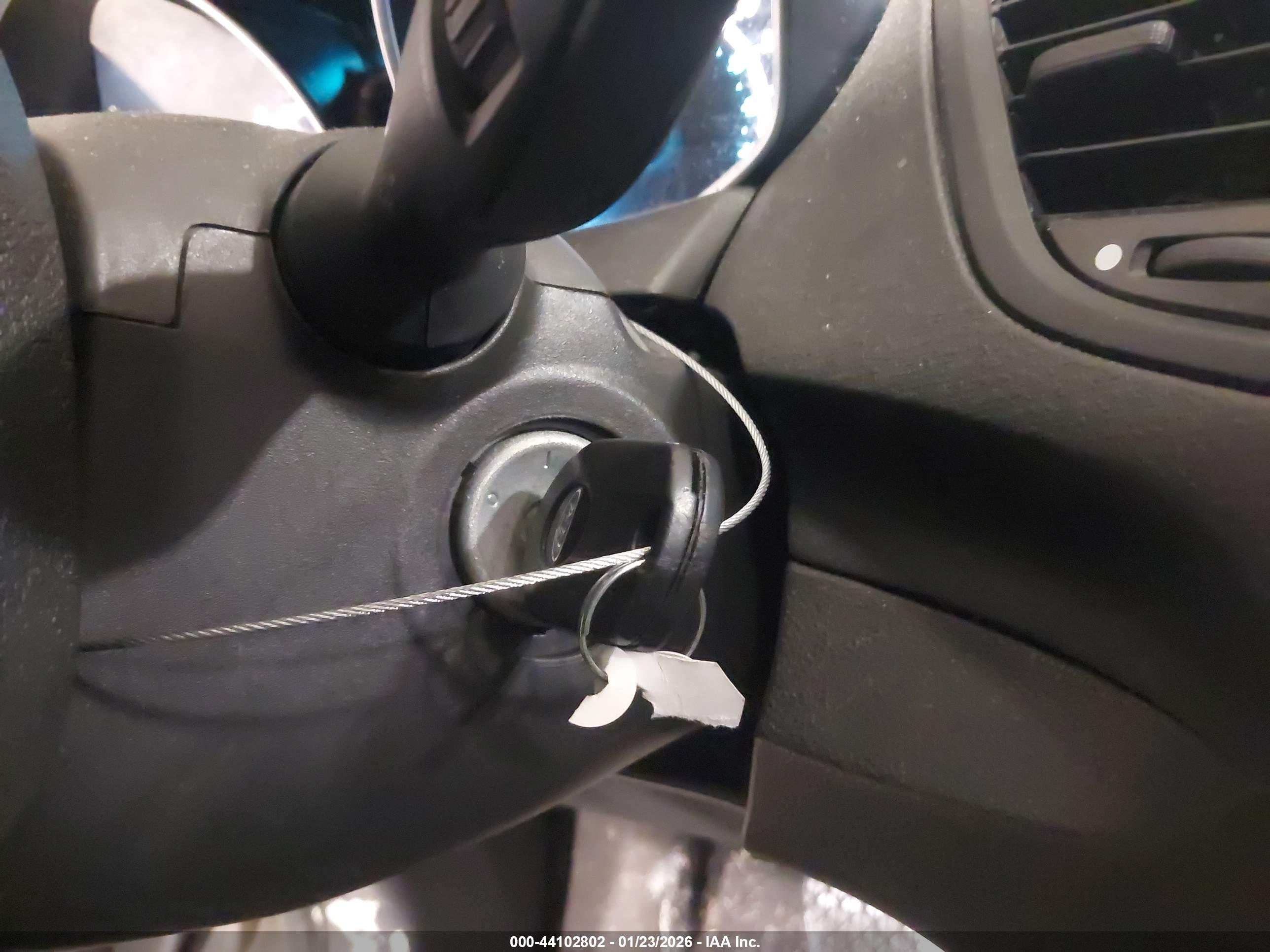 FORD FIESTA image 11