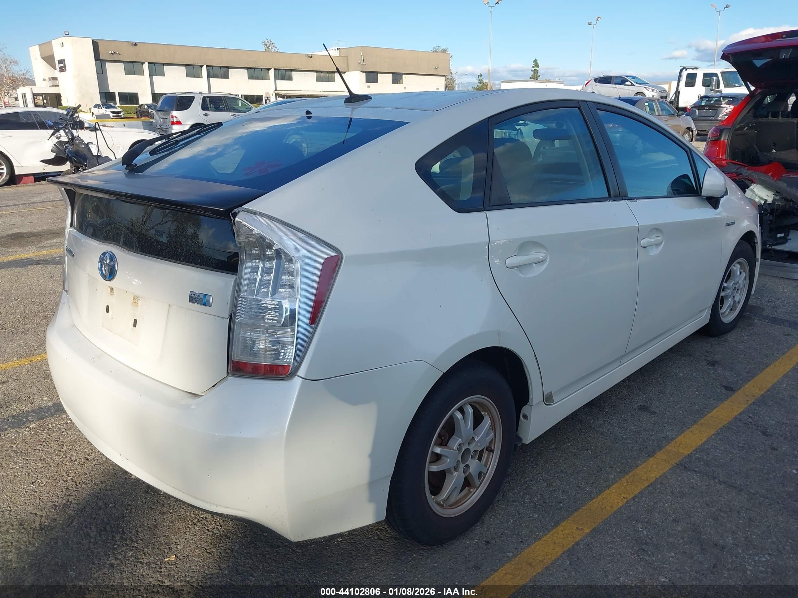 TOYOTA PRIUS image 4