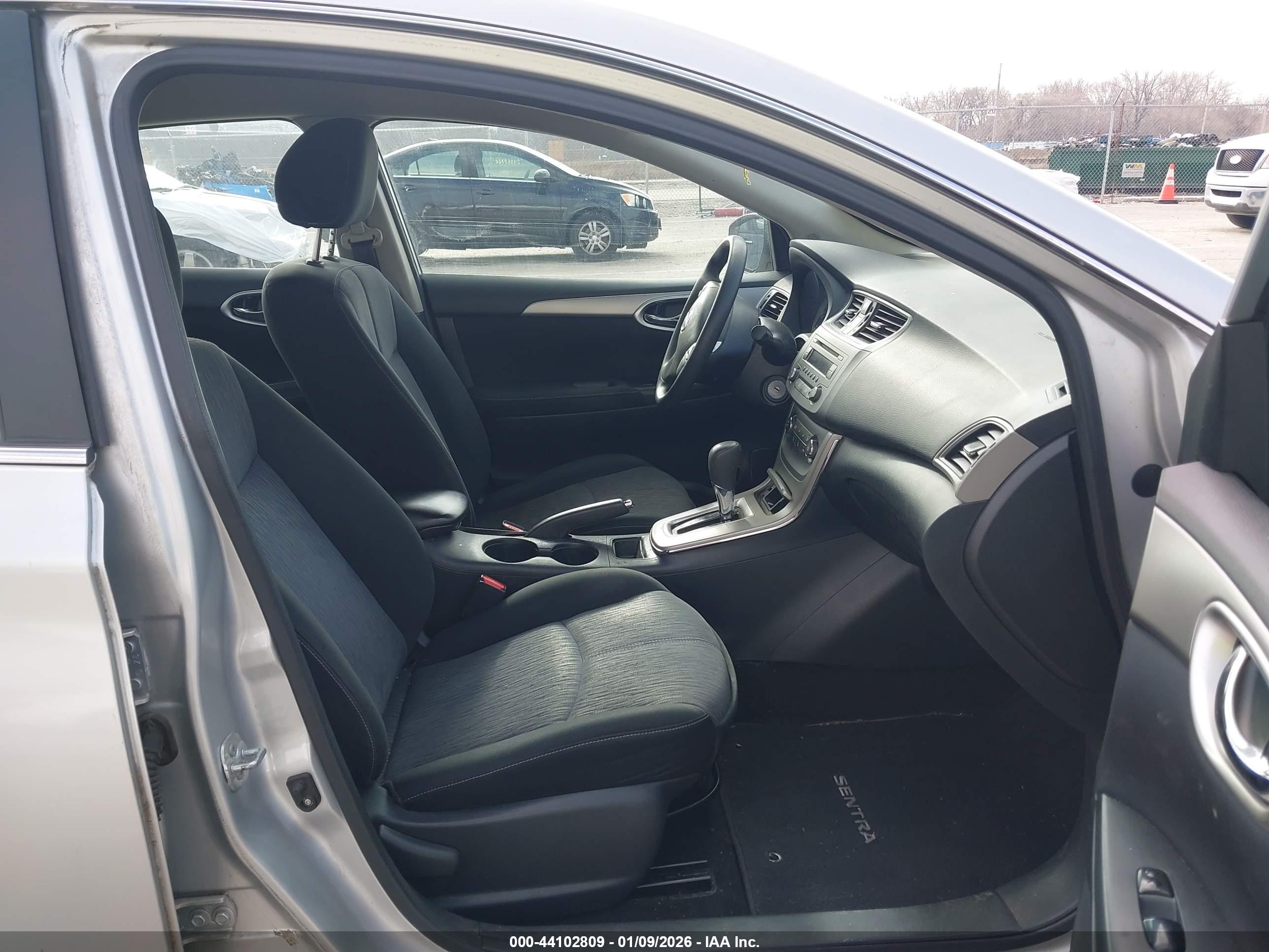 NISSAN SENTRA image 5