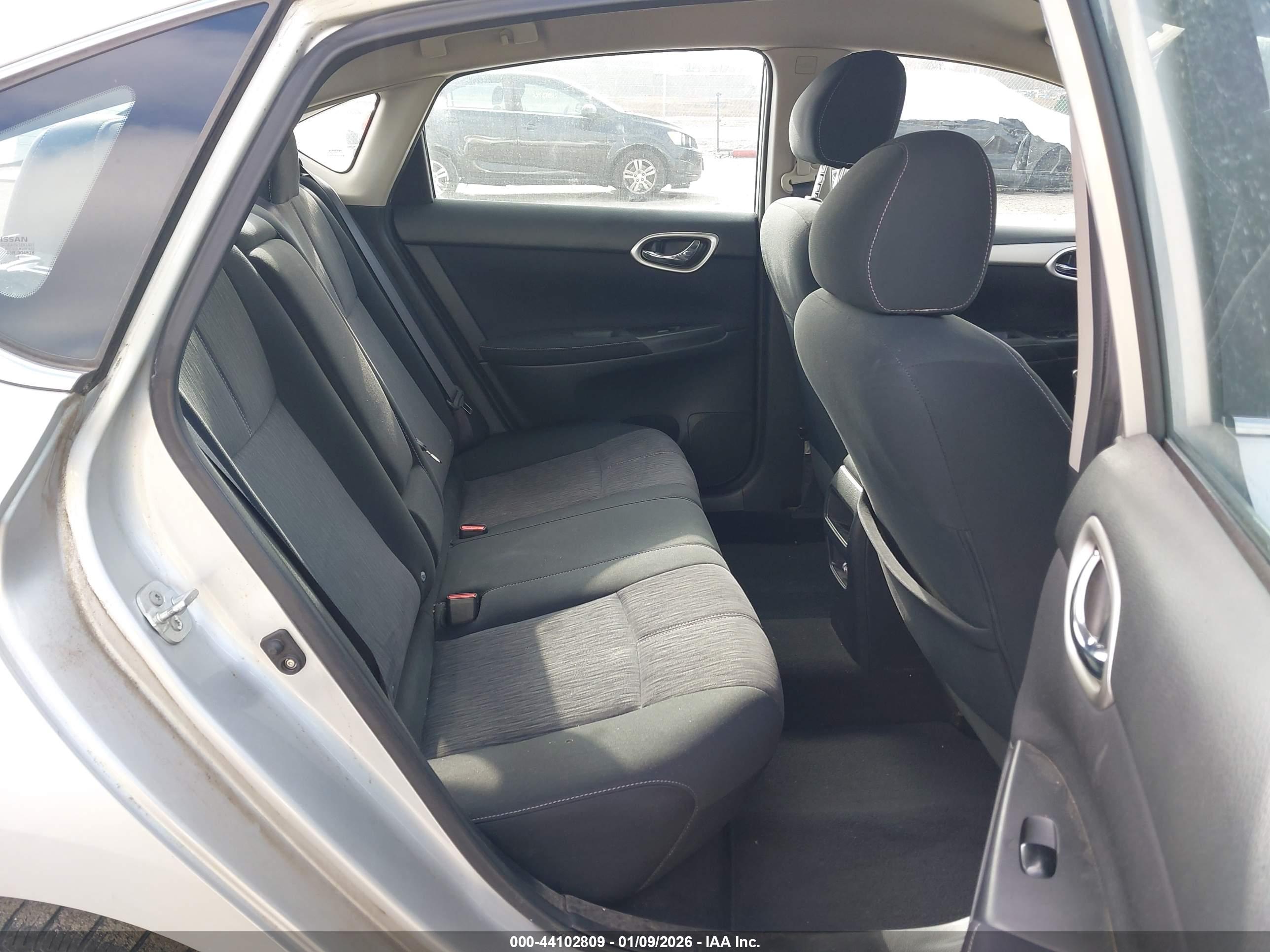 NISSAN SENTRA image 8