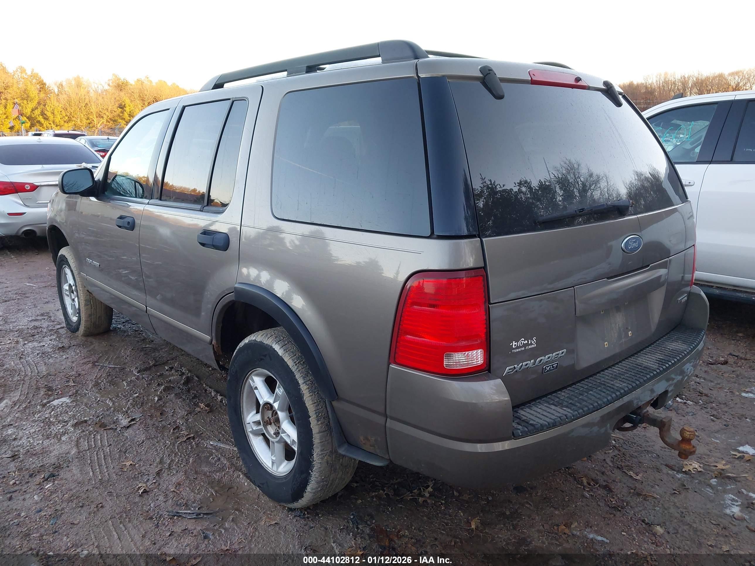FORD EXPLORER image 3