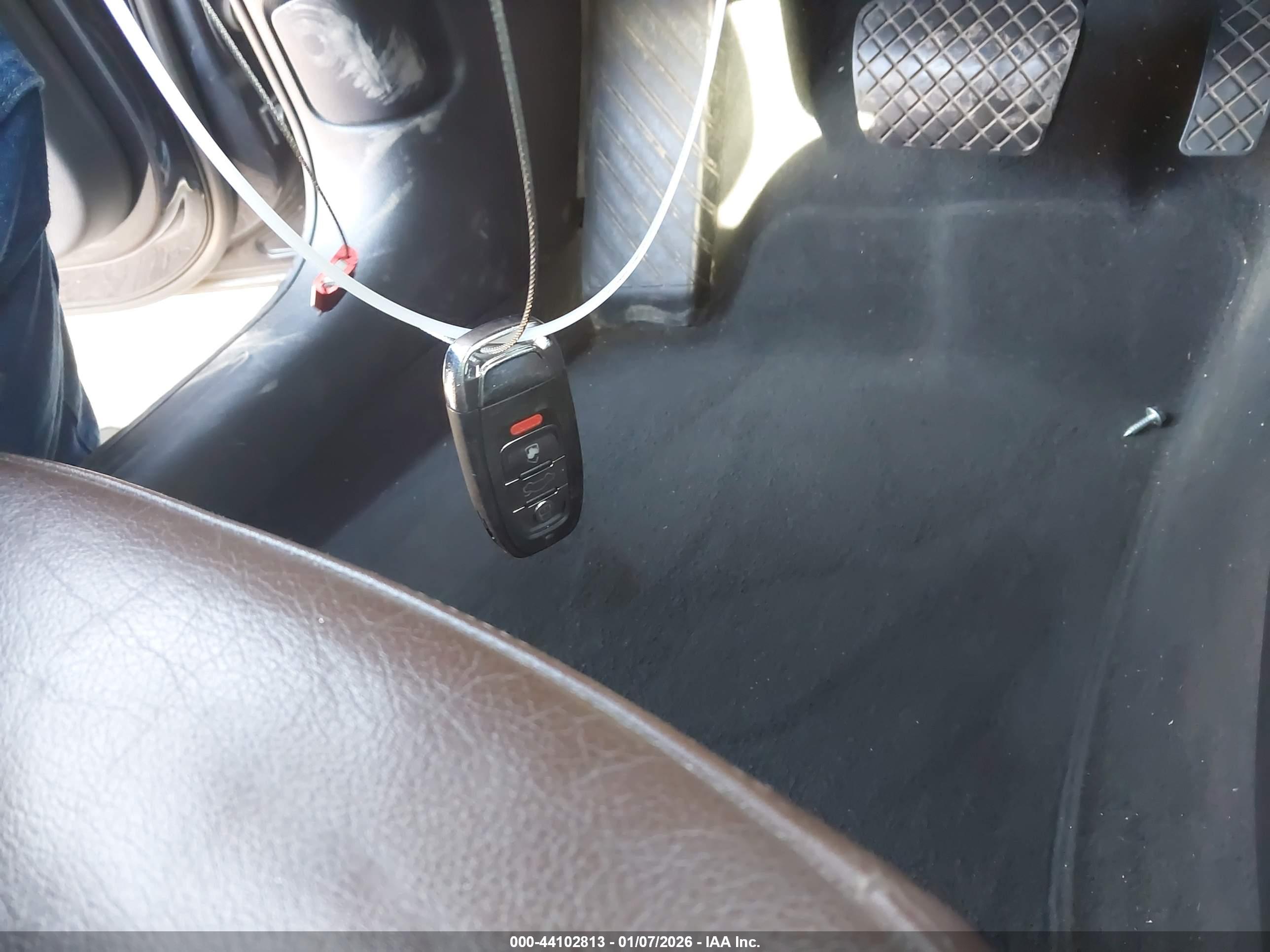 AUDI A4 image 11