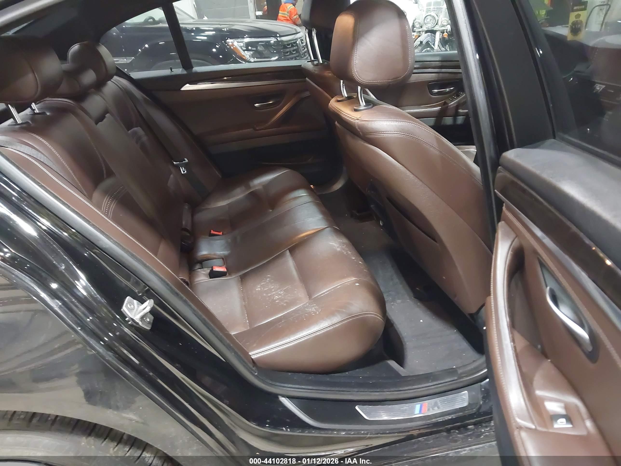 BMW 528I image 8