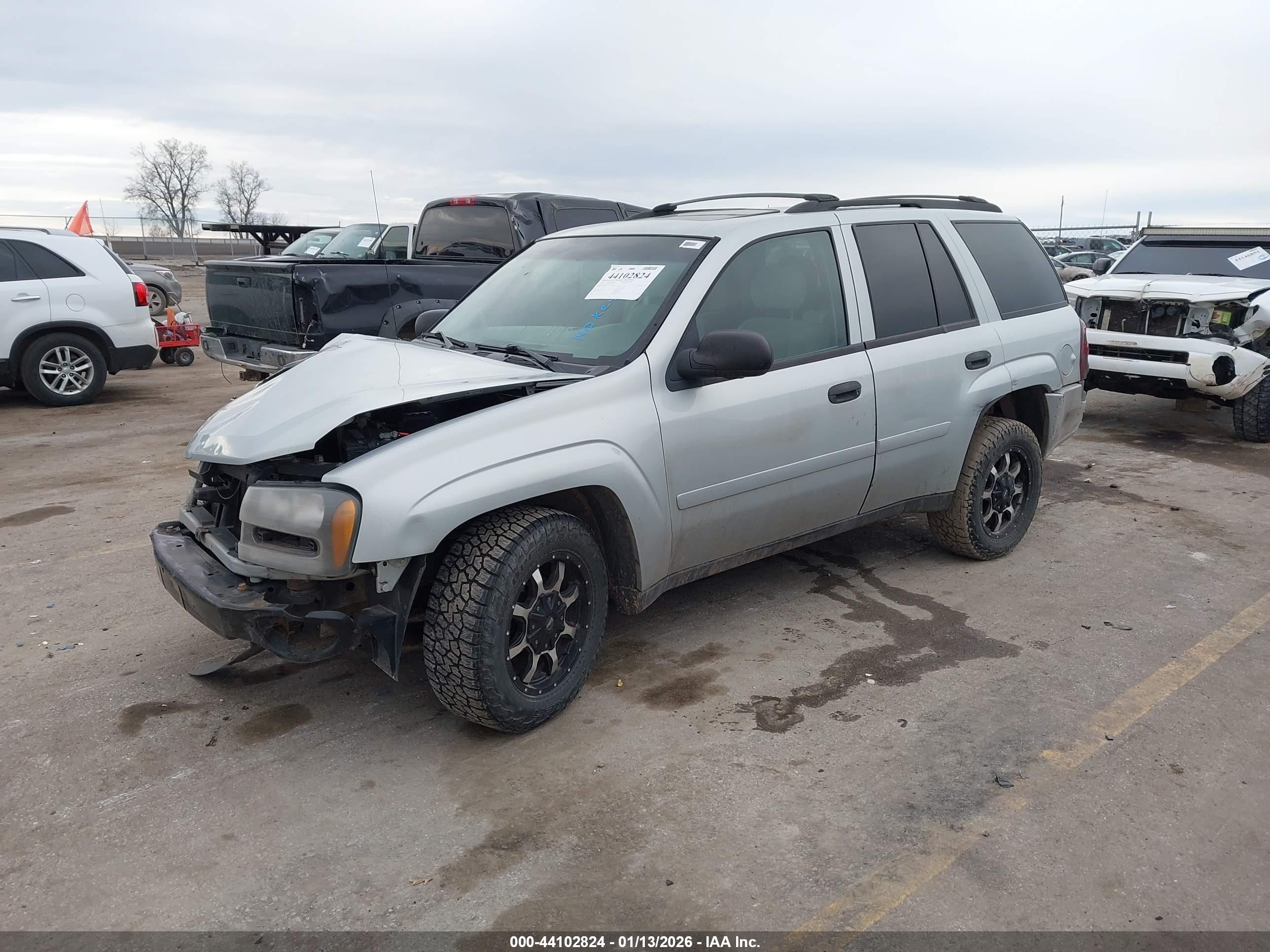 CHEVROLET TRAILBLAZER image 2