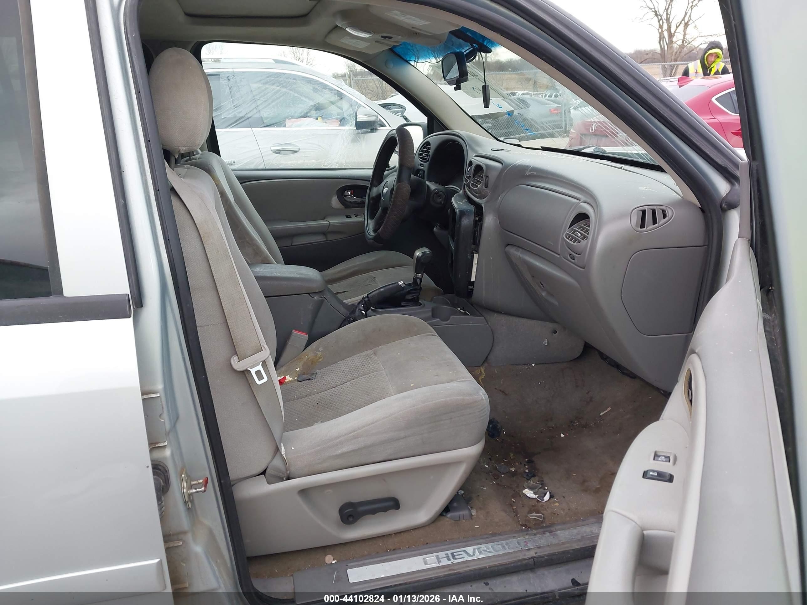 CHEVROLET TRAILBLAZER image 5