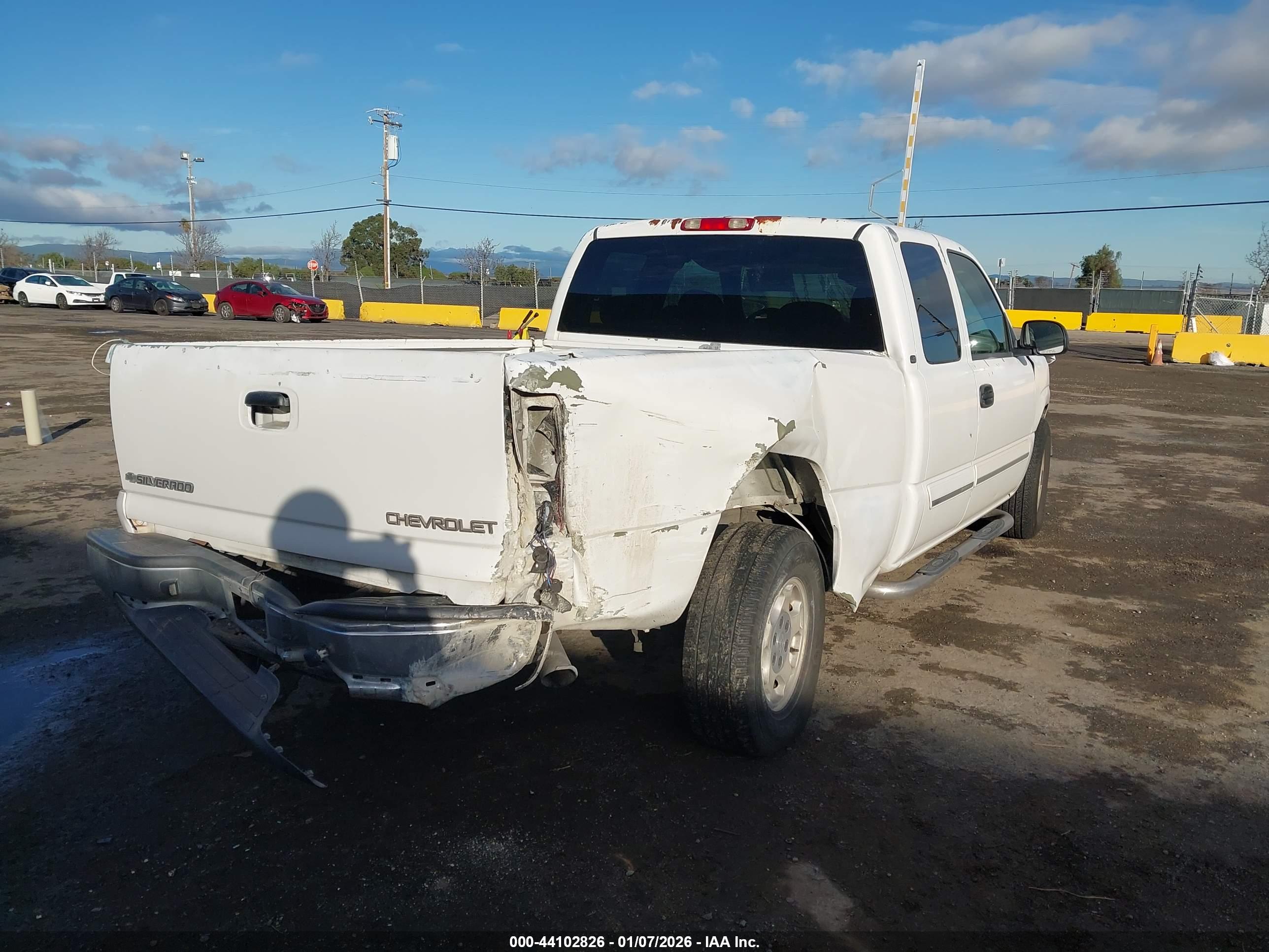 CHEVROLET SILVERADO image 4