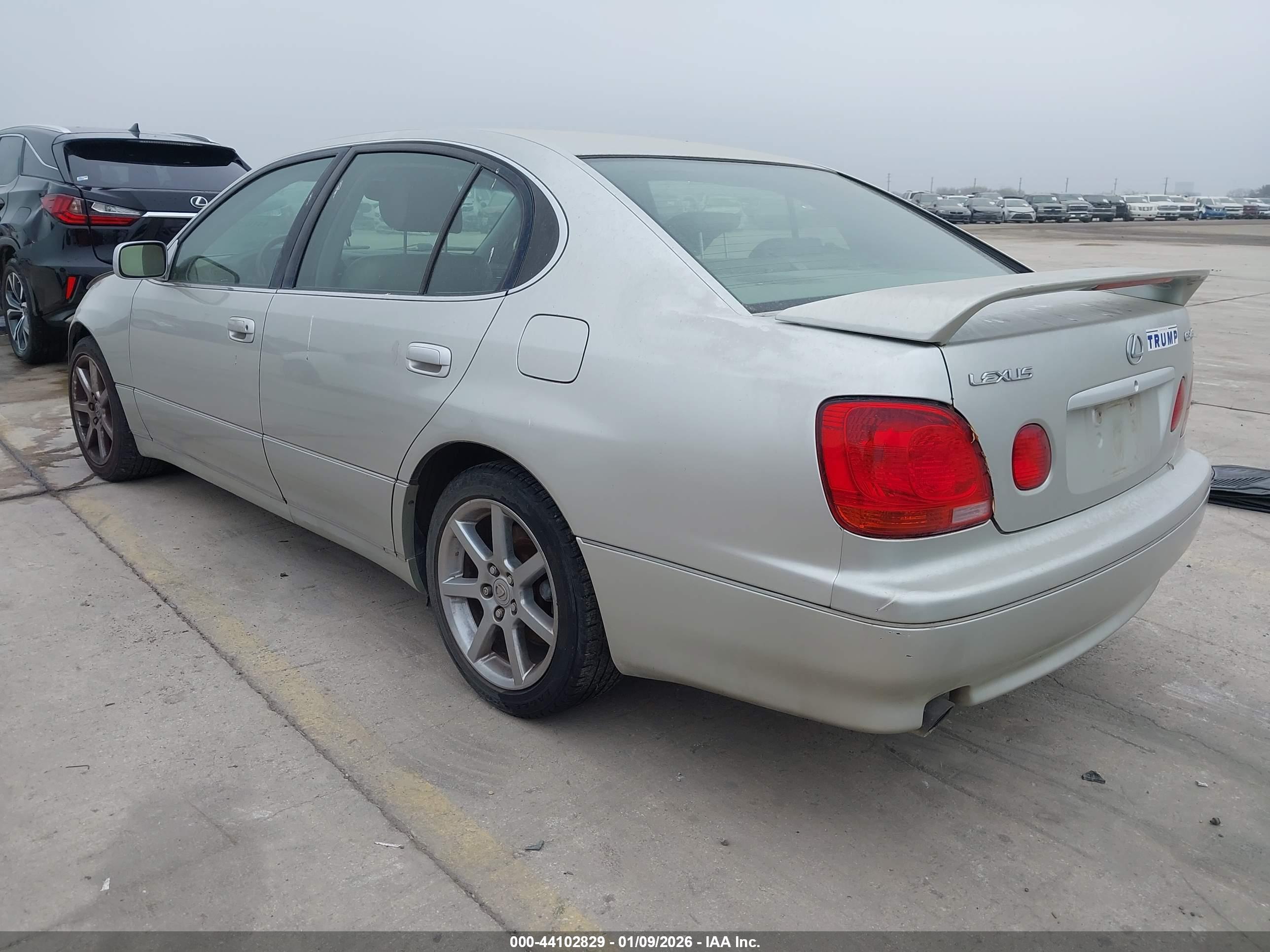 LEXUS GS image 3