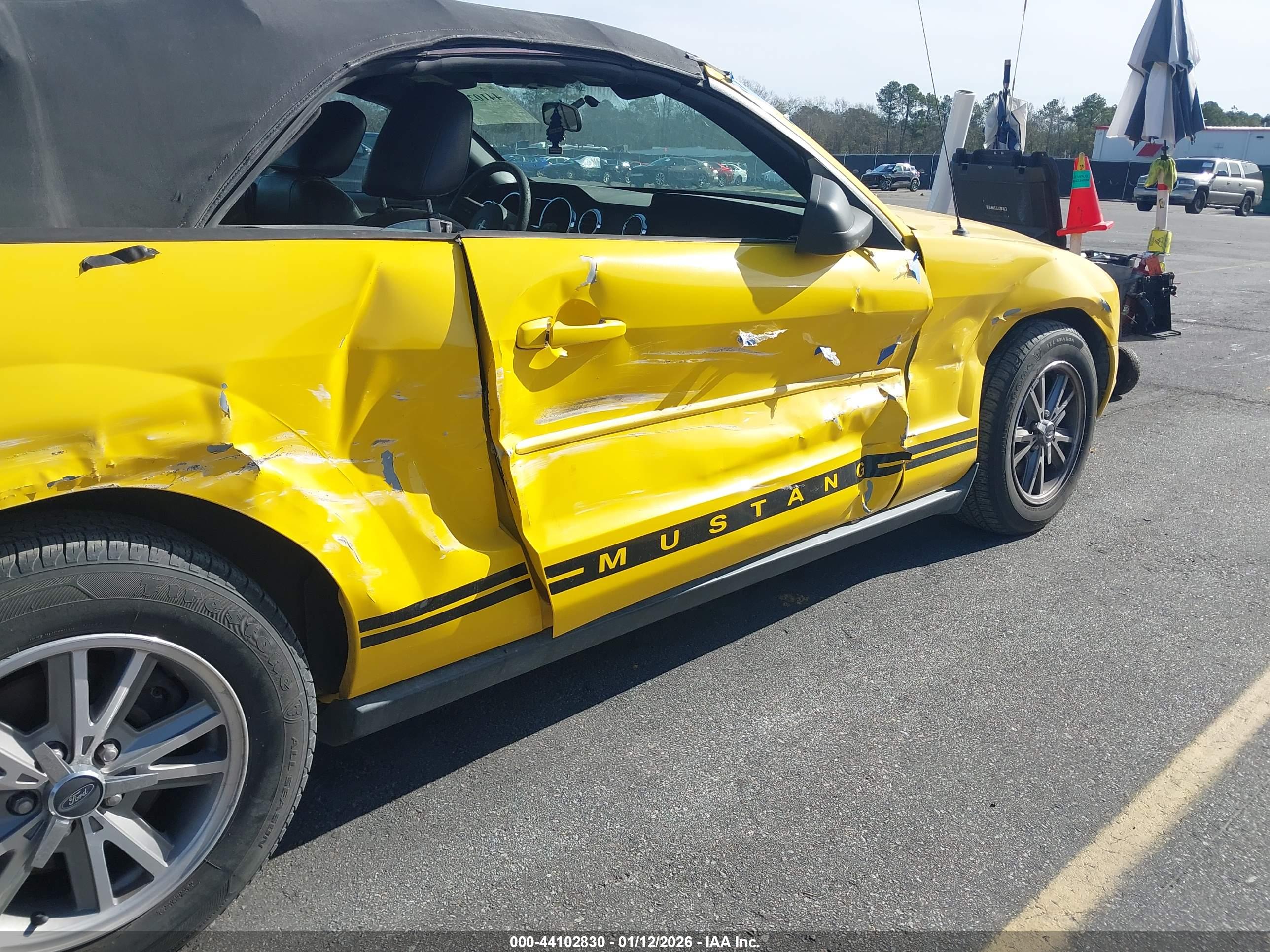 FORD MUSTANG image 6