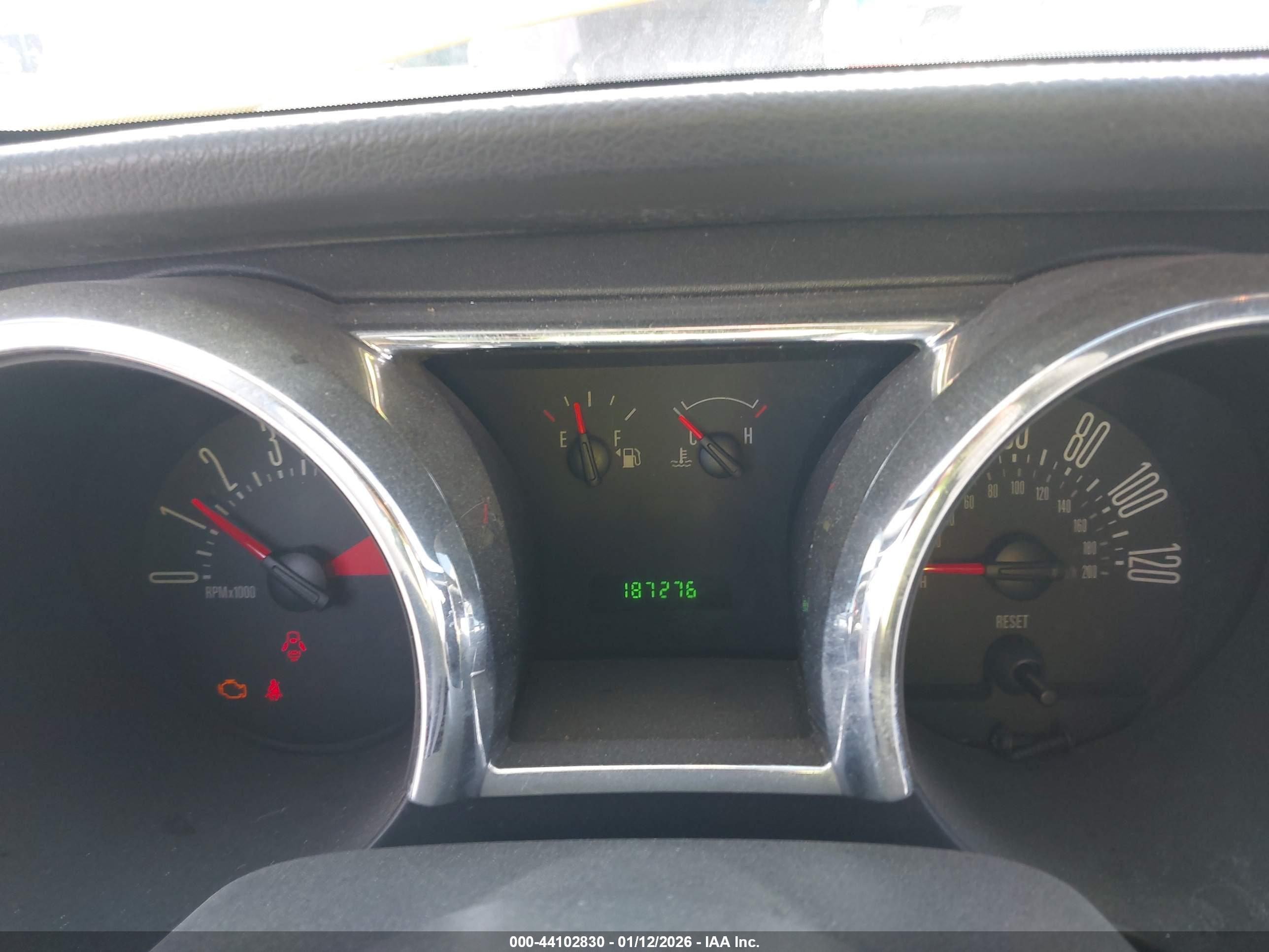 FORD MUSTANG image 7