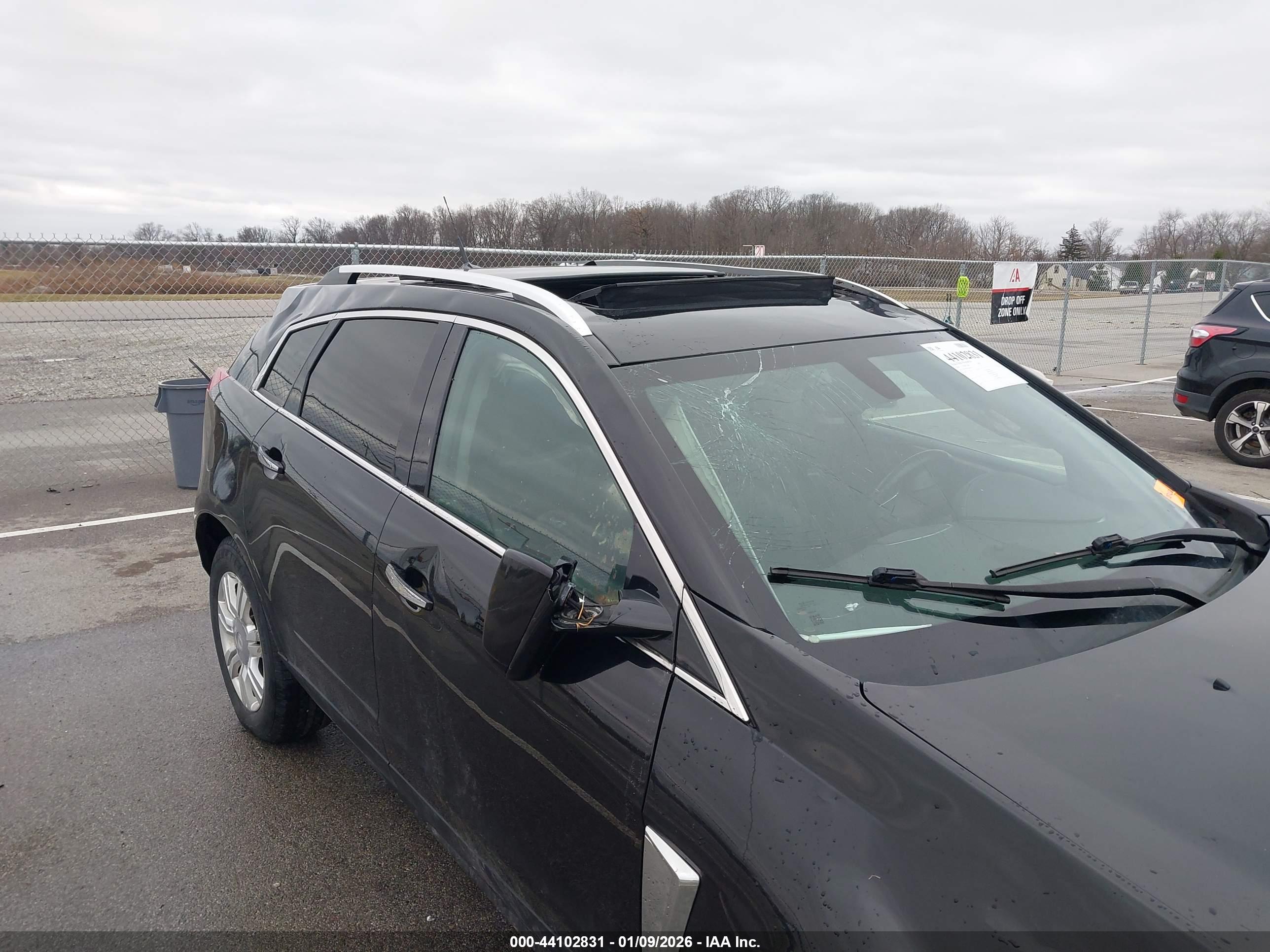 CADILLAC SRX image 6