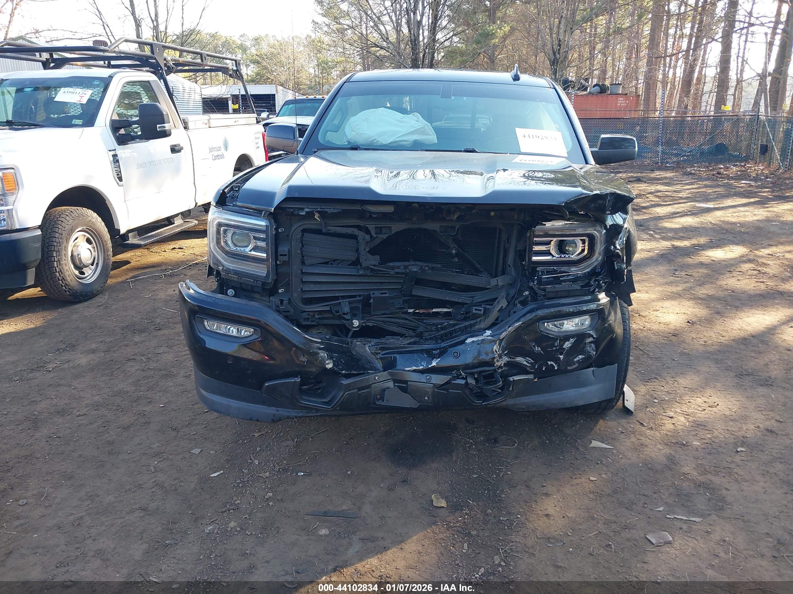 GMC SIERRA image 6