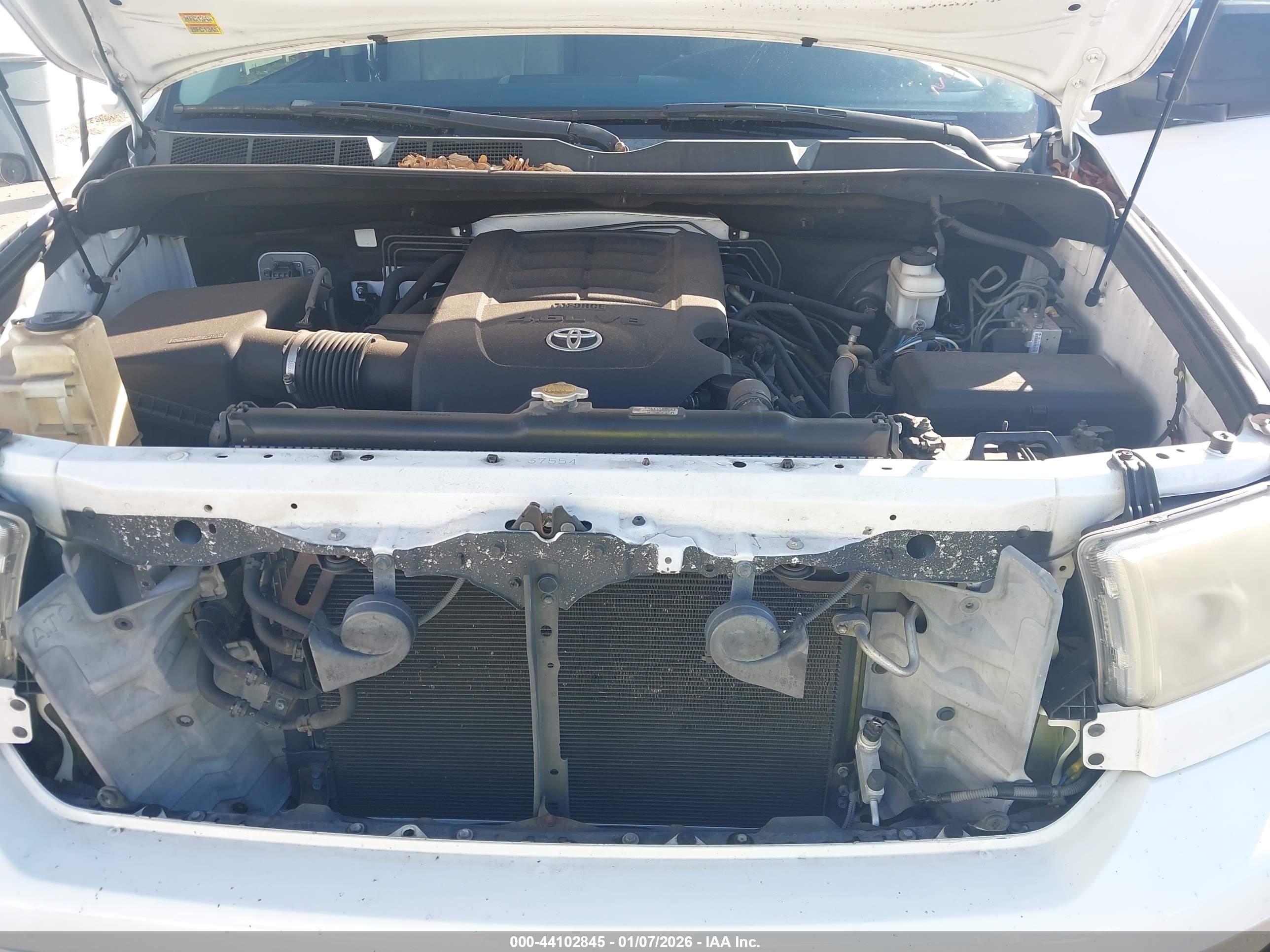 TOYOTA TUNDRA image 10