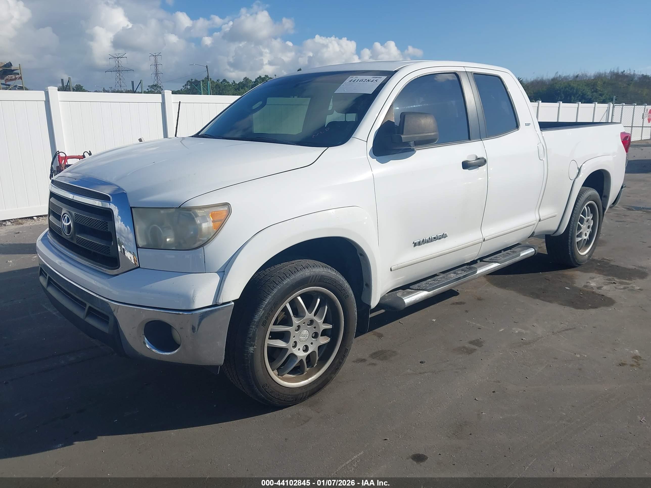 TOYOTA TUNDRA image 2
