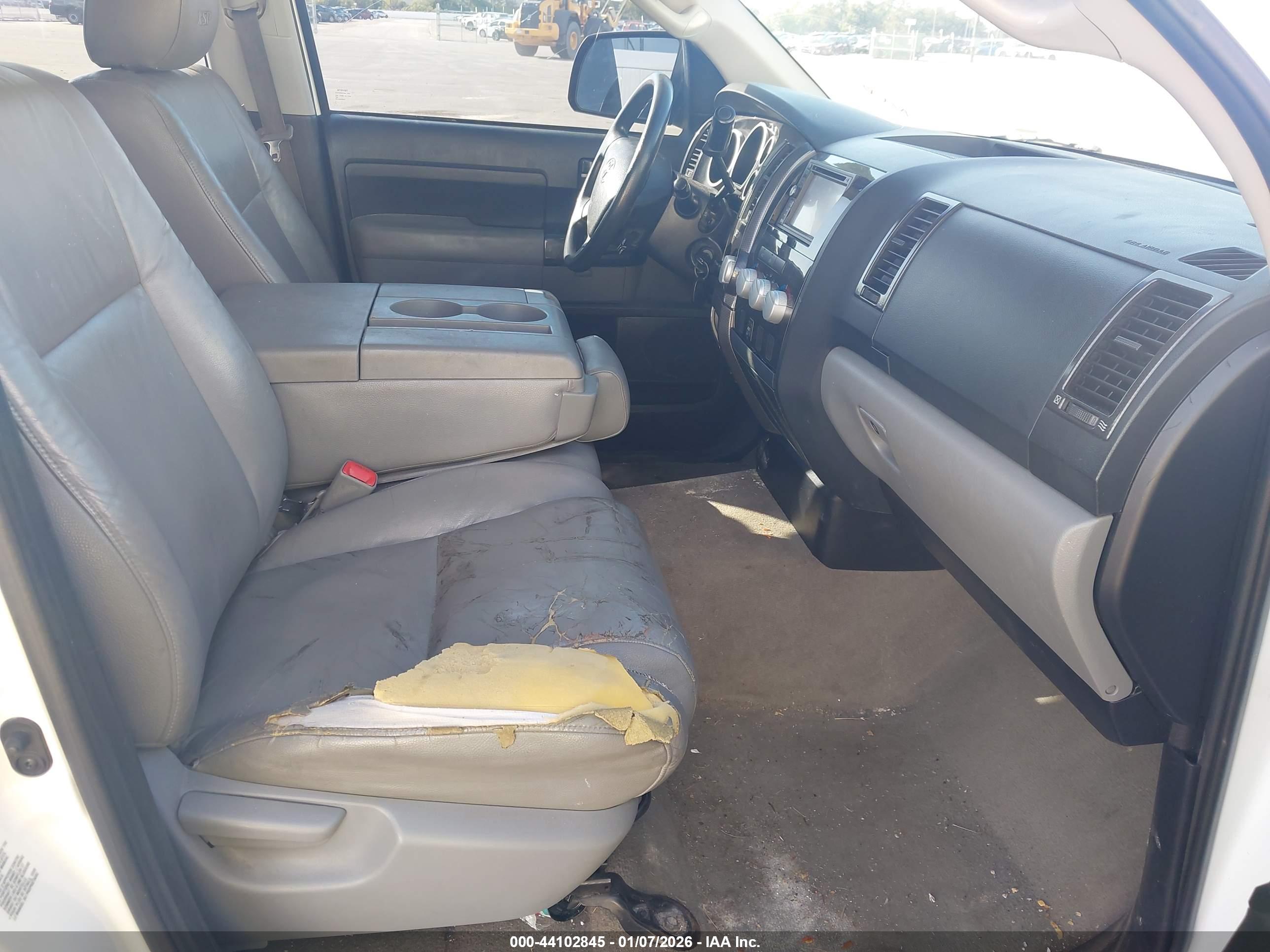 TOYOTA TUNDRA image 5