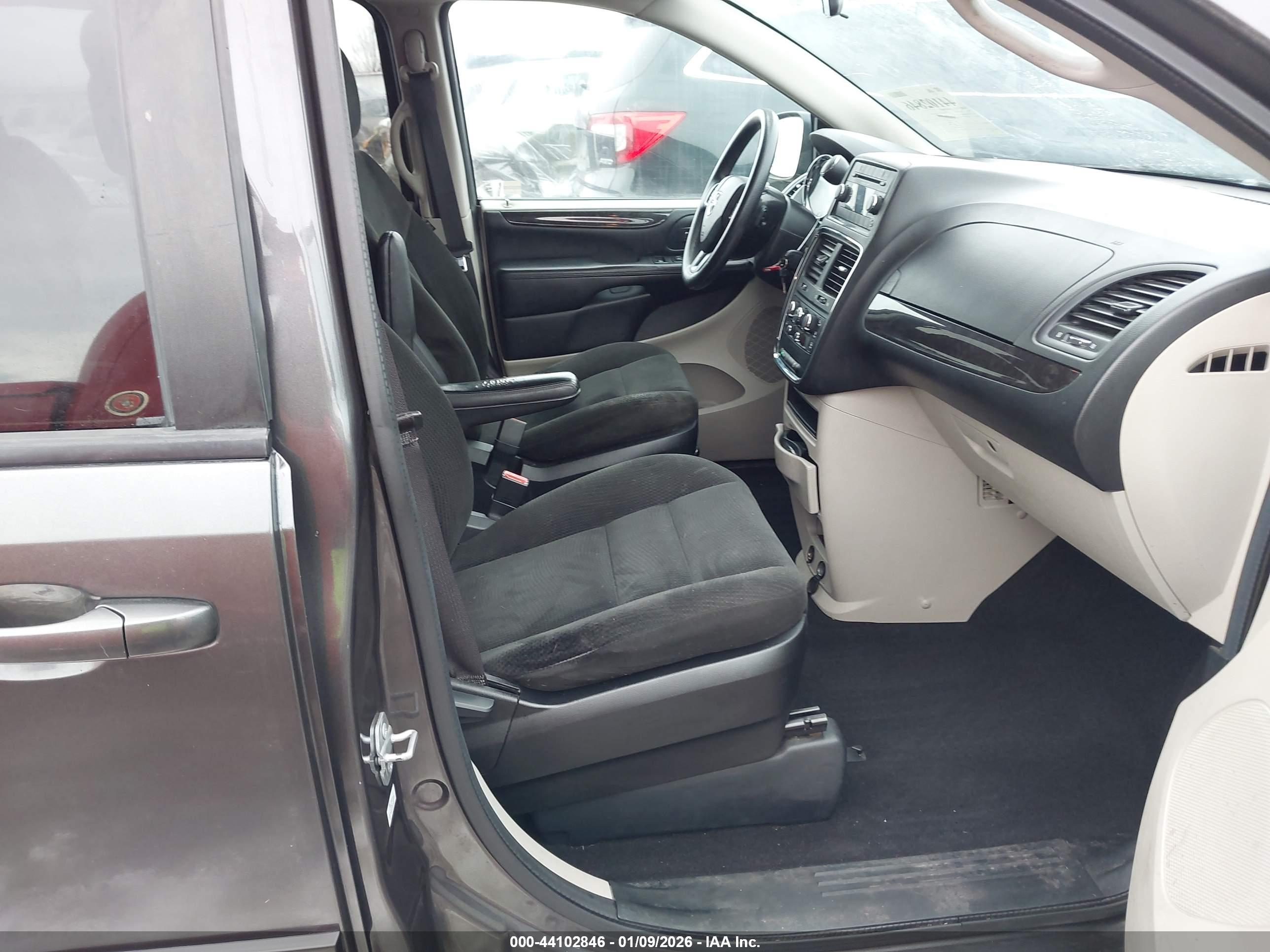 DODGE GRAND image 5