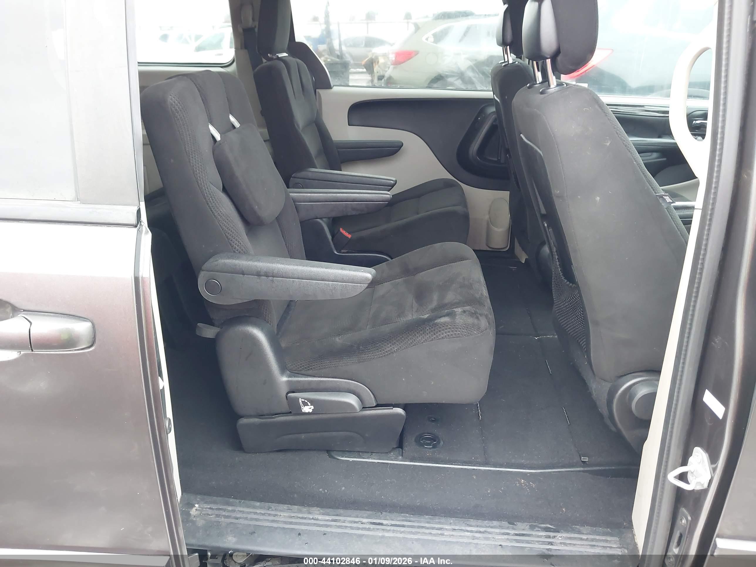 DODGE GRAND image 8