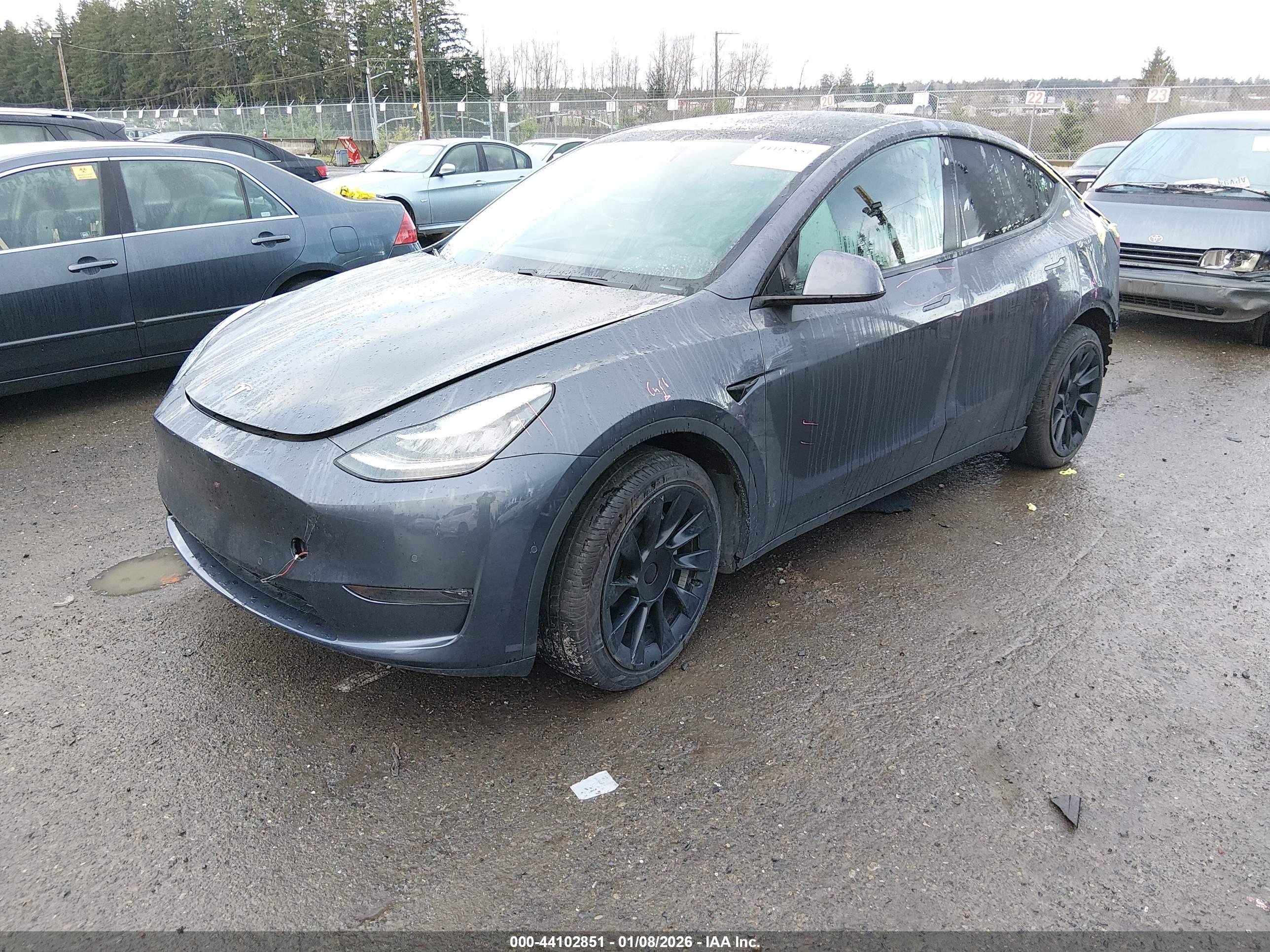 TESLA MODEL image 2