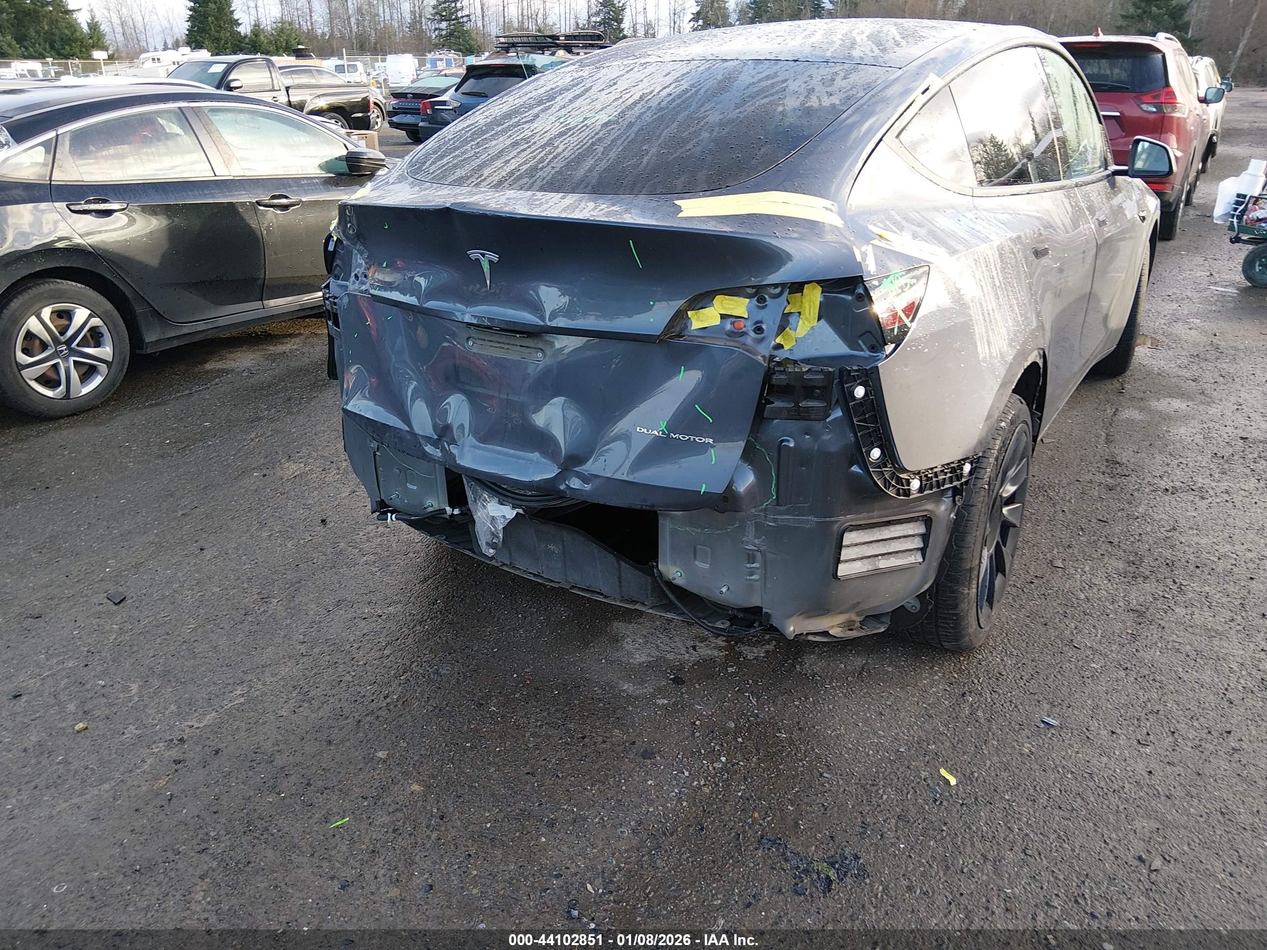 TESLA MODEL image 6