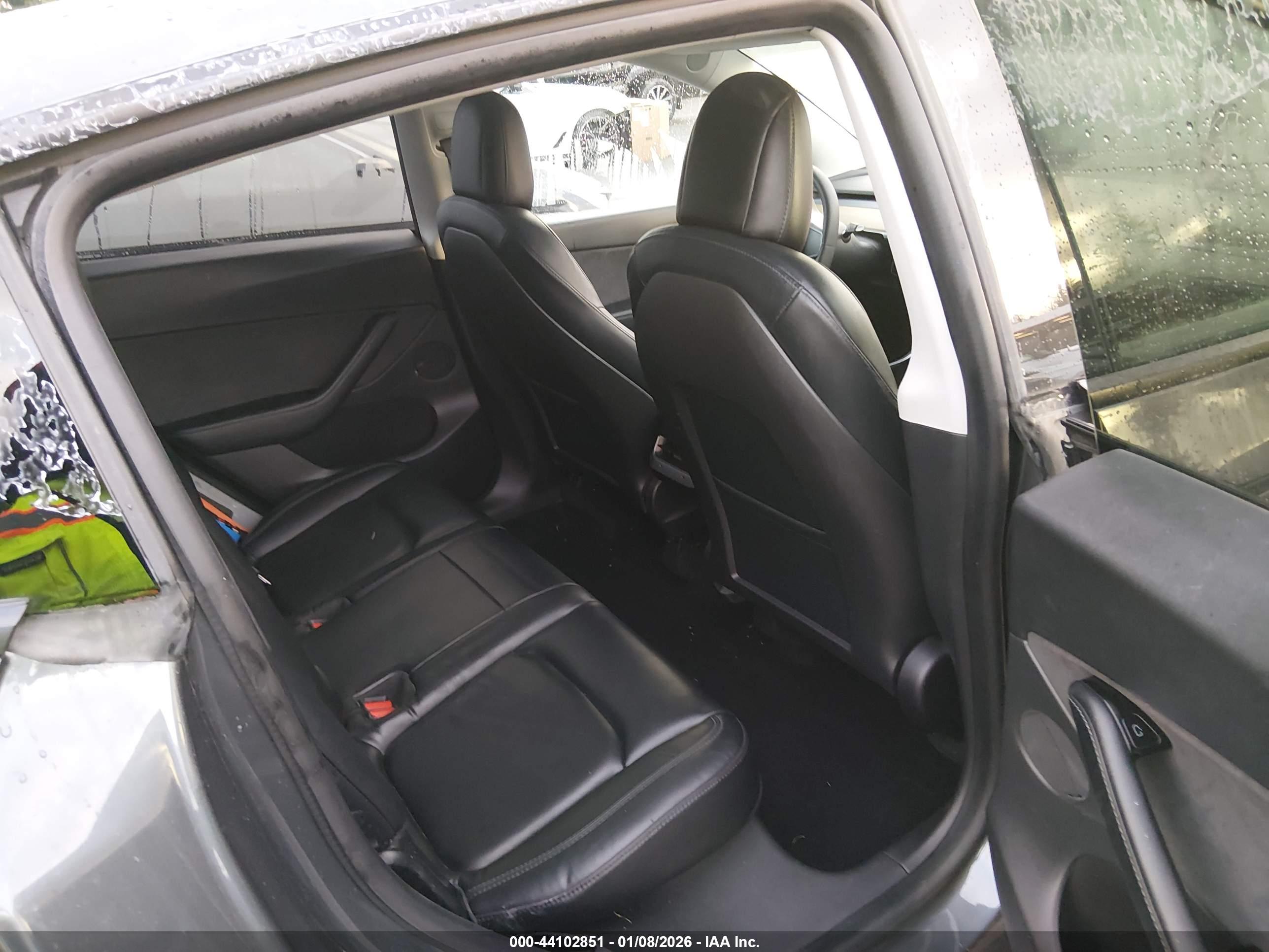 TESLA MODEL image 8