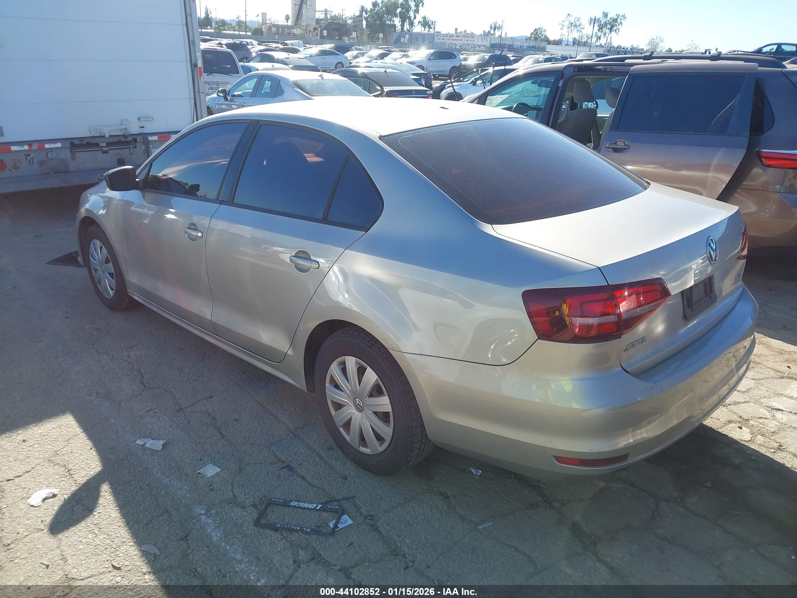 VOLKSWAGEN JETTA image 3