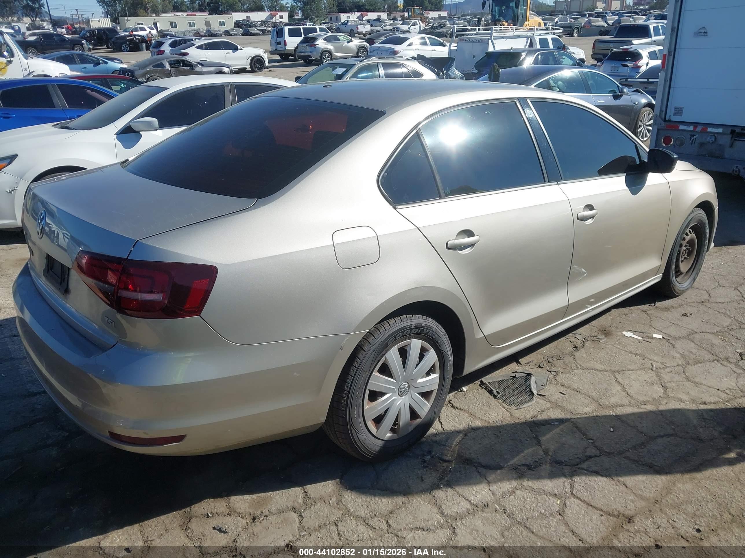 VOLKSWAGEN JETTA image 4