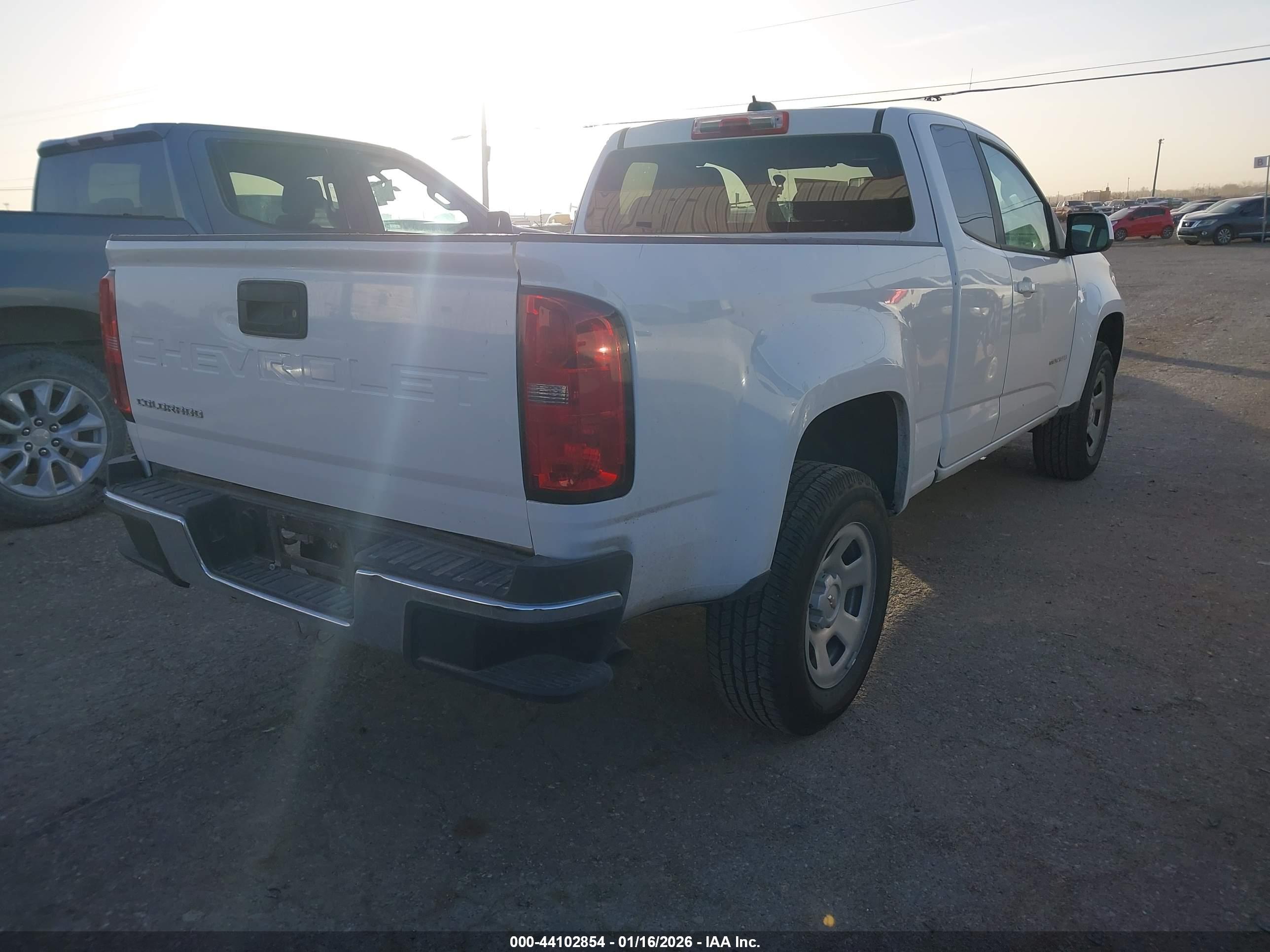 CHEVROLET COLORADO image 4