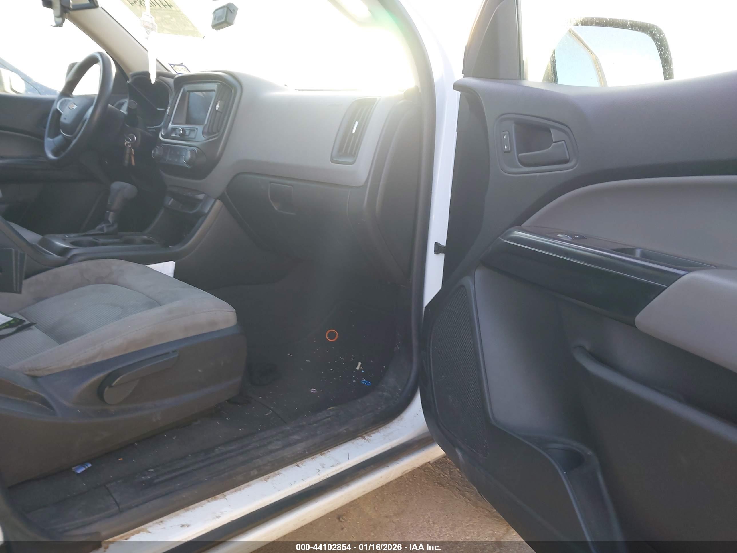 CHEVROLET COLORADO image 5