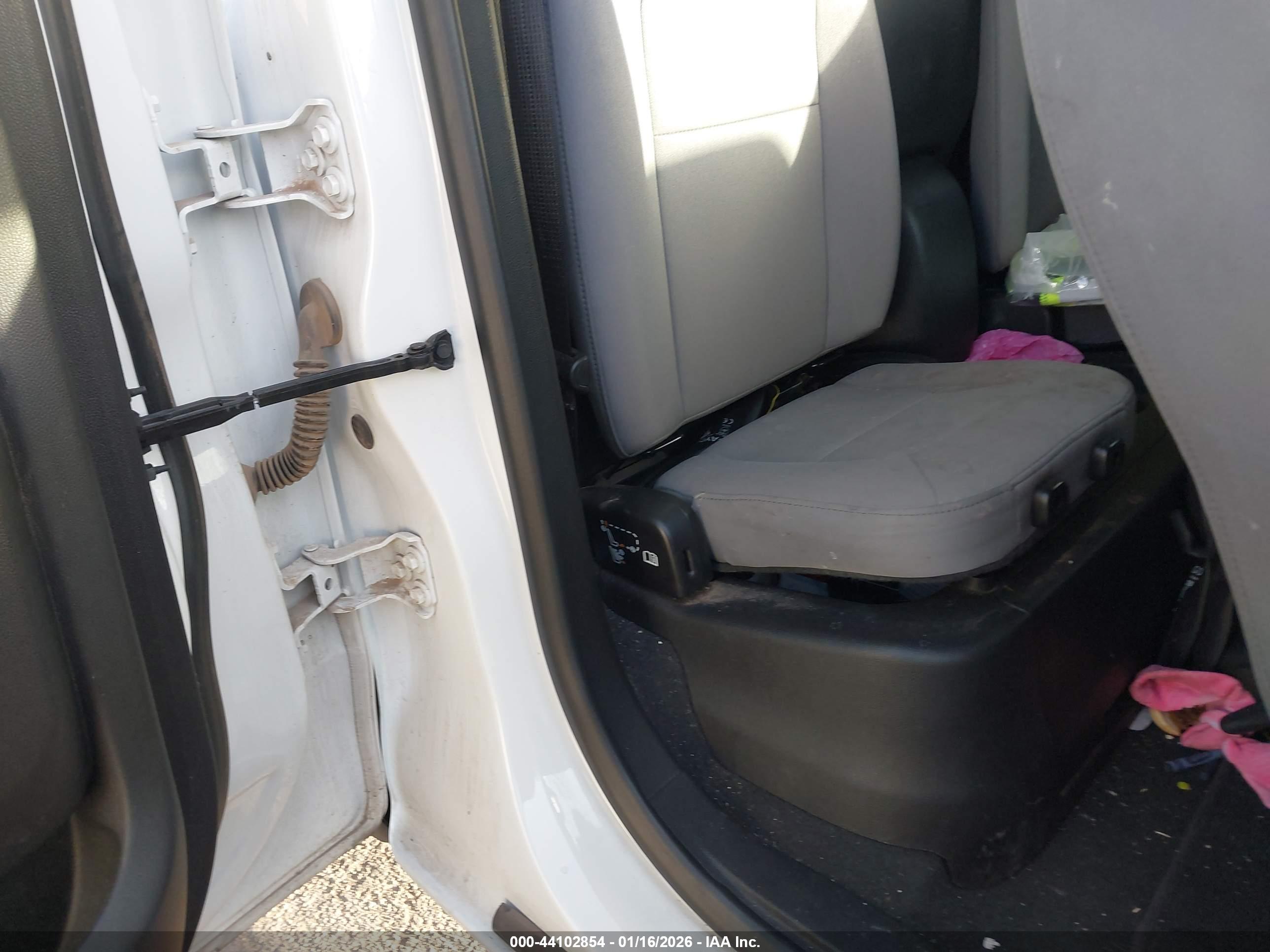 CHEVROLET COLORADO image 8