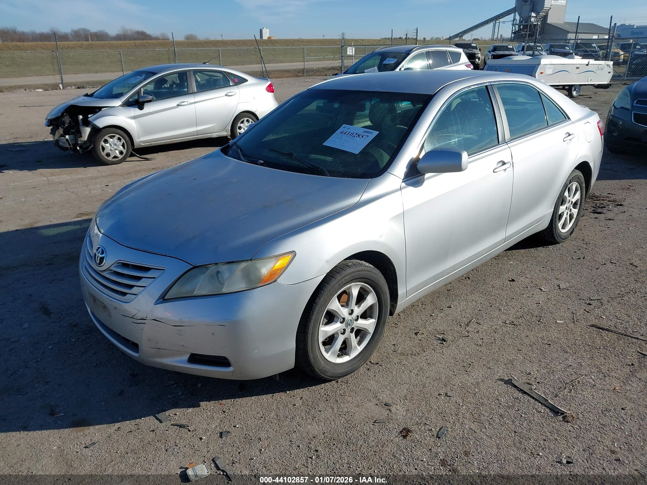 TOYOTA CAMRY image 2