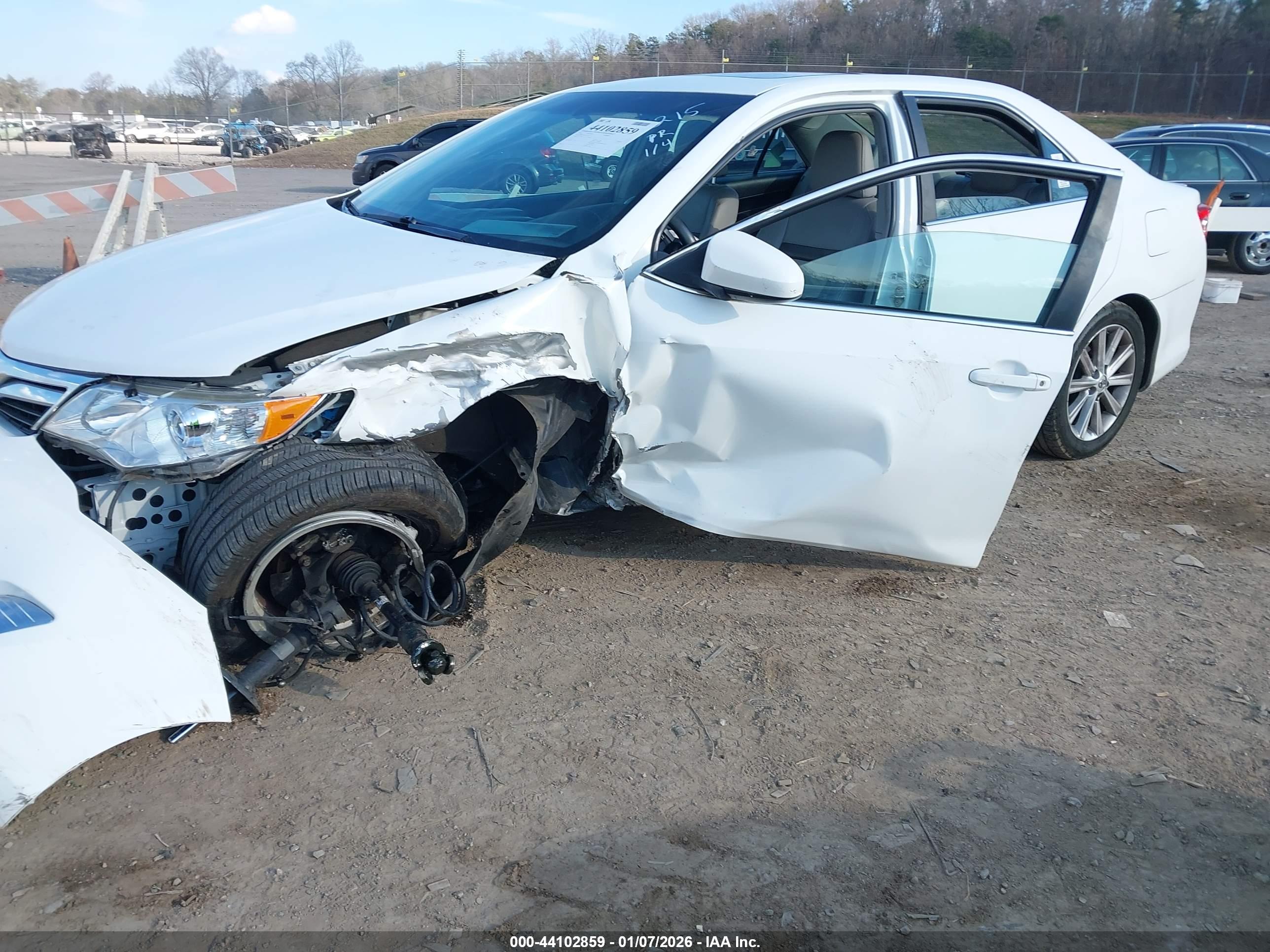 TOYOTA CAMRY image 2