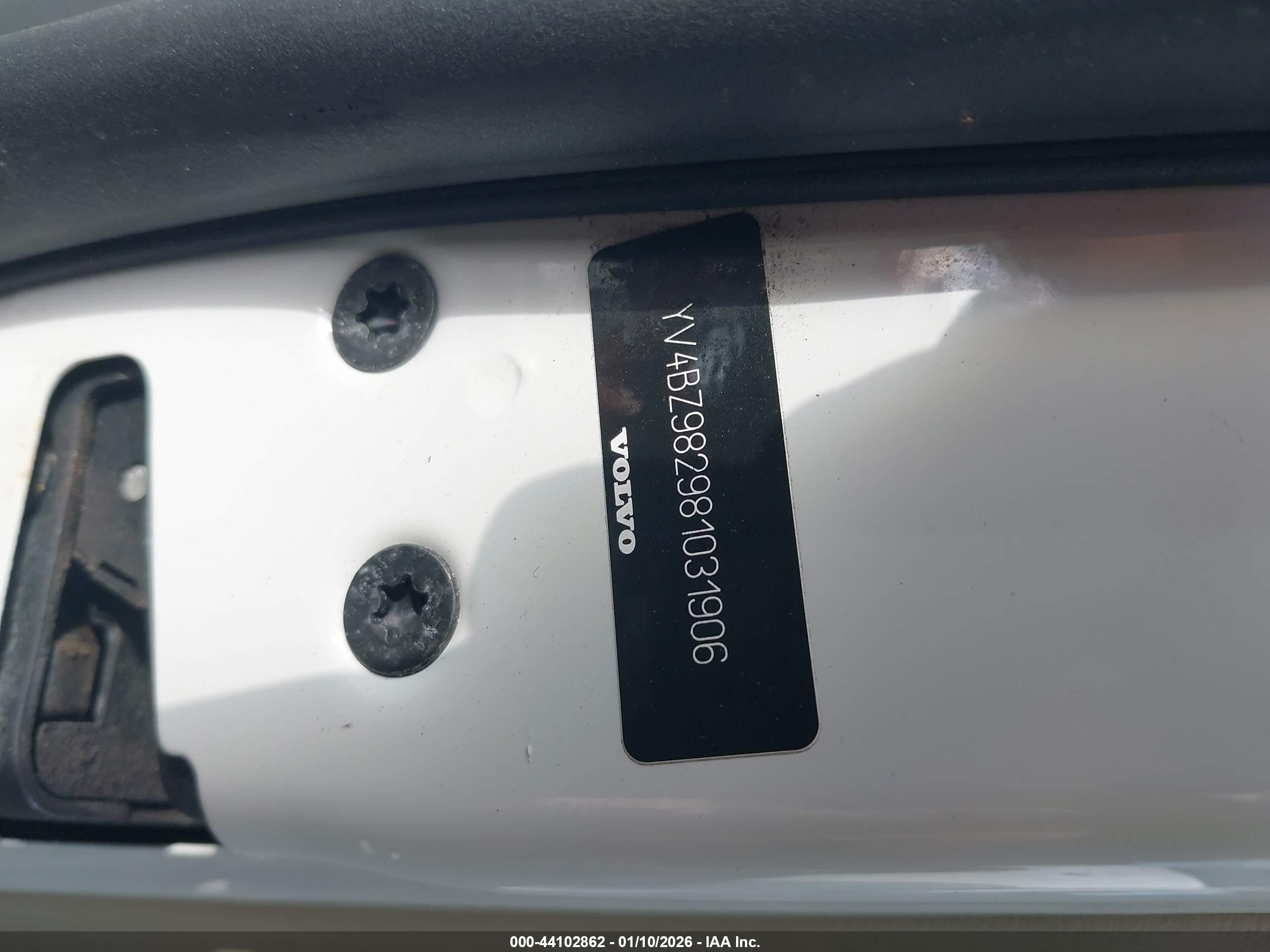 VOLVO XC70 image 9