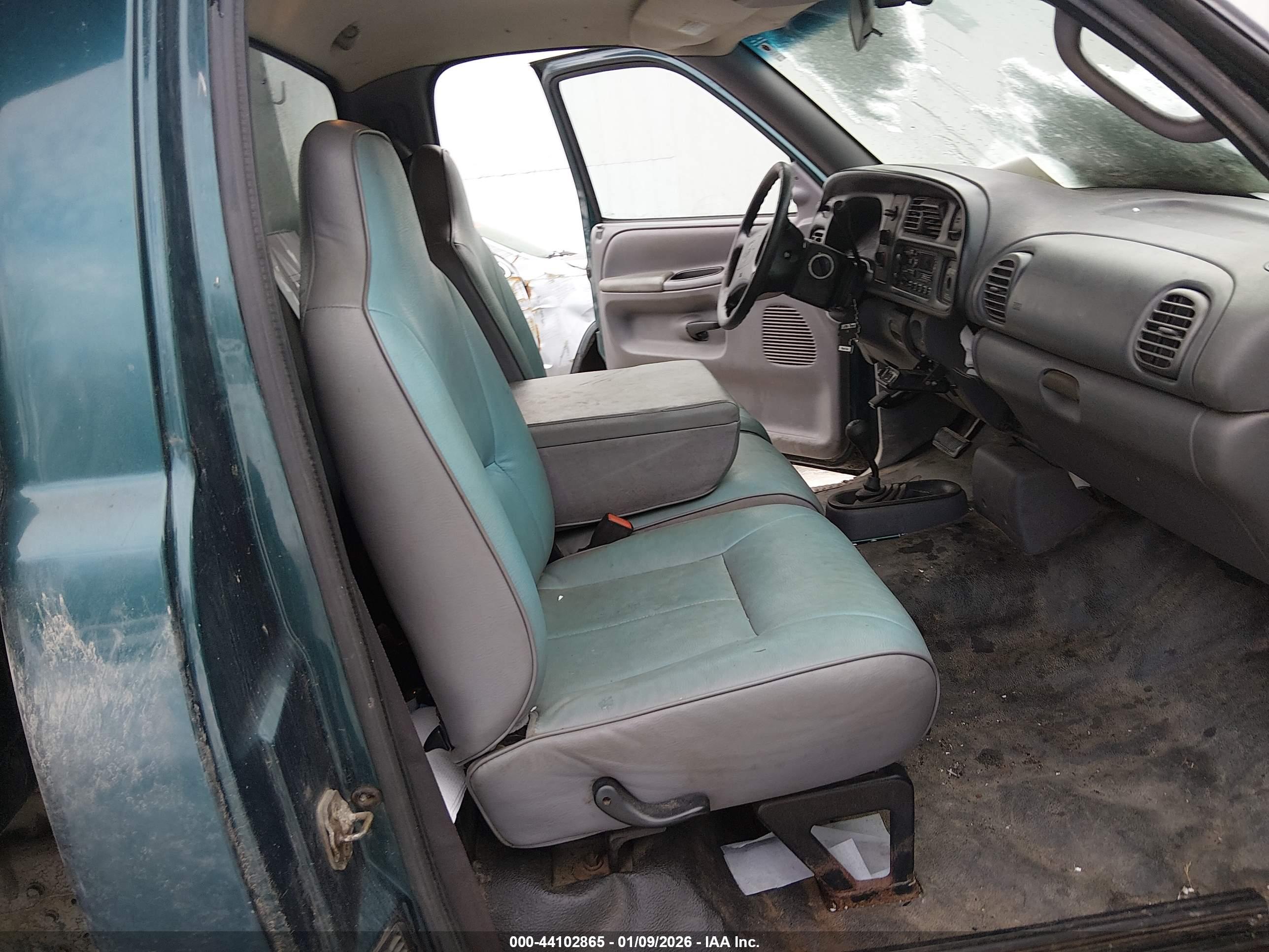 DODGE RAM image 8