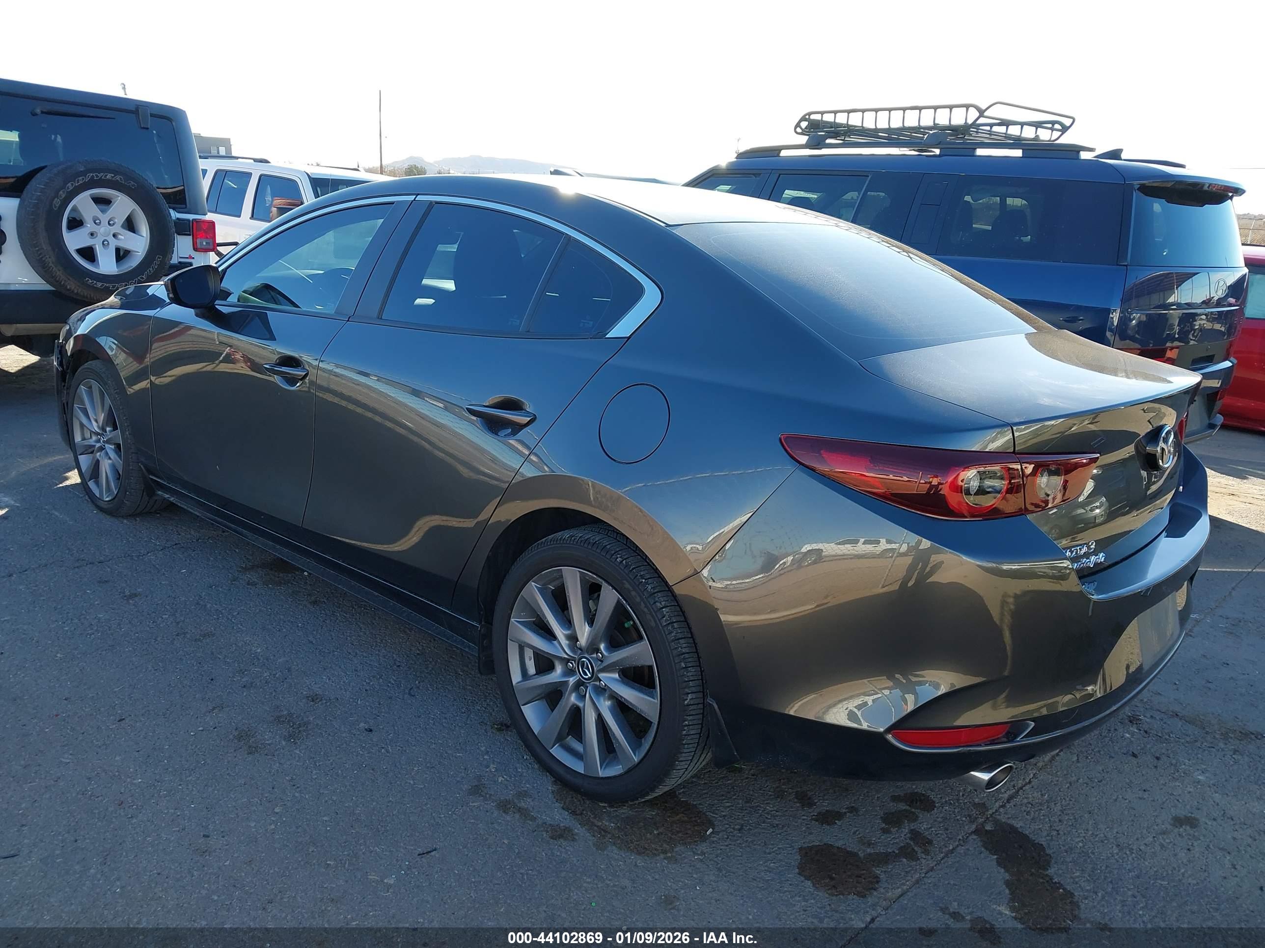 MAZDA MAZDA3 image 3