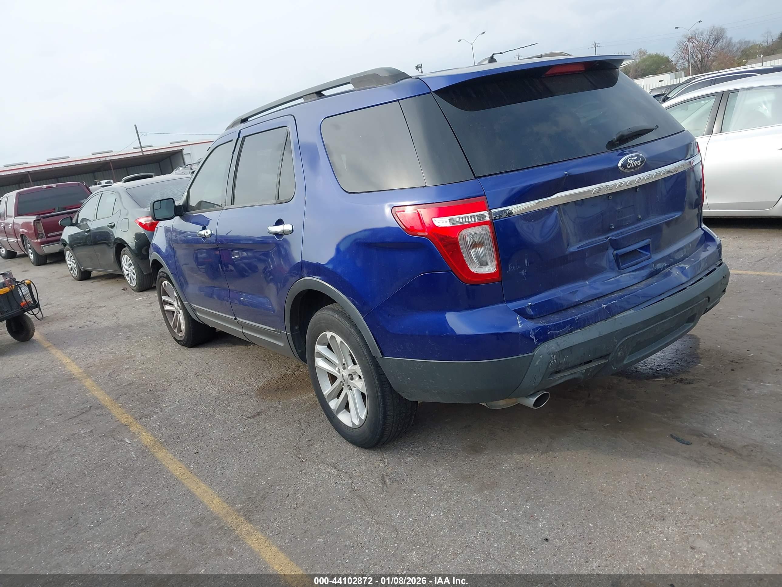FORD EXPLORER image 3