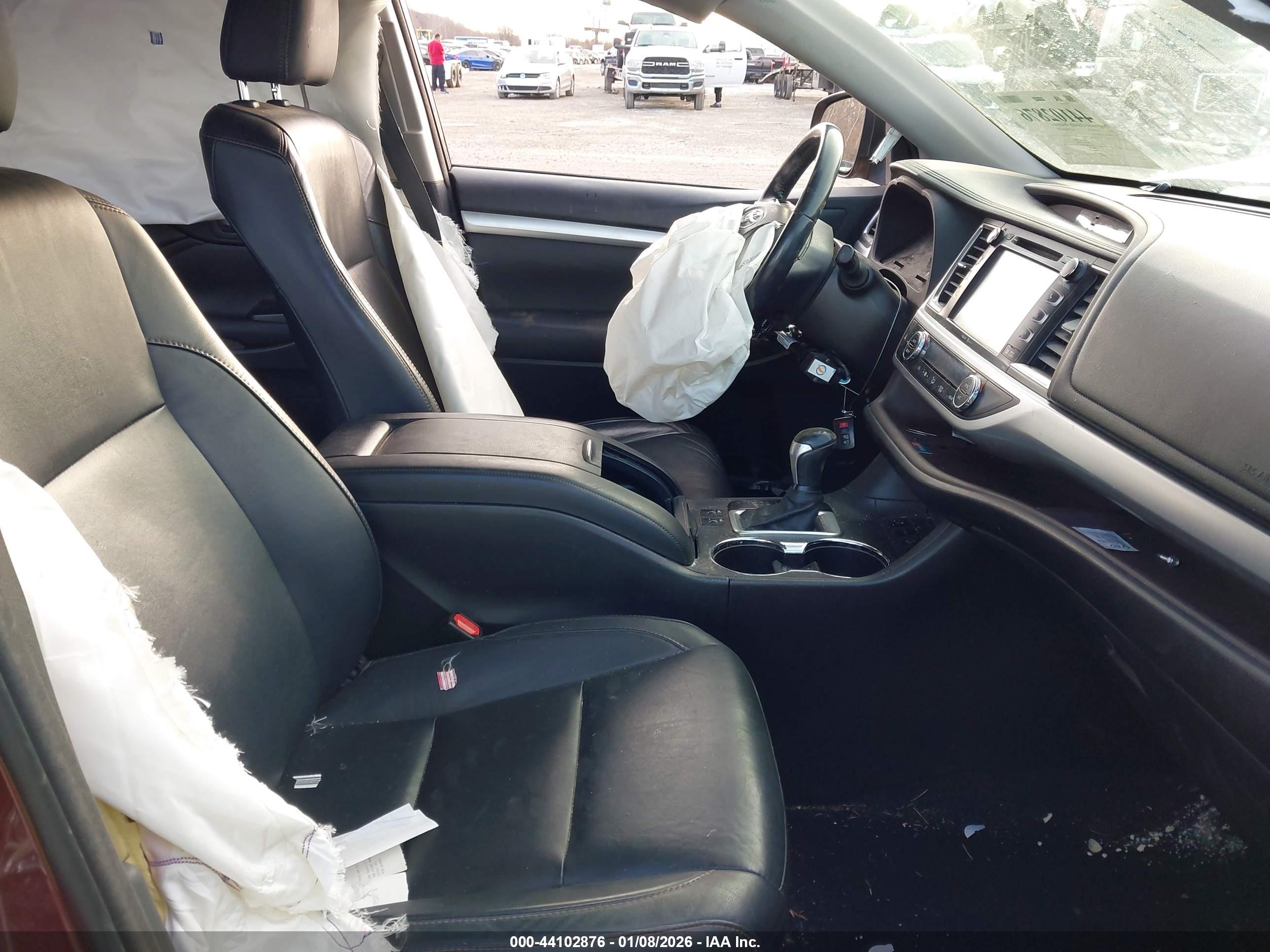 TOYOTA HIGHLANDER image 5