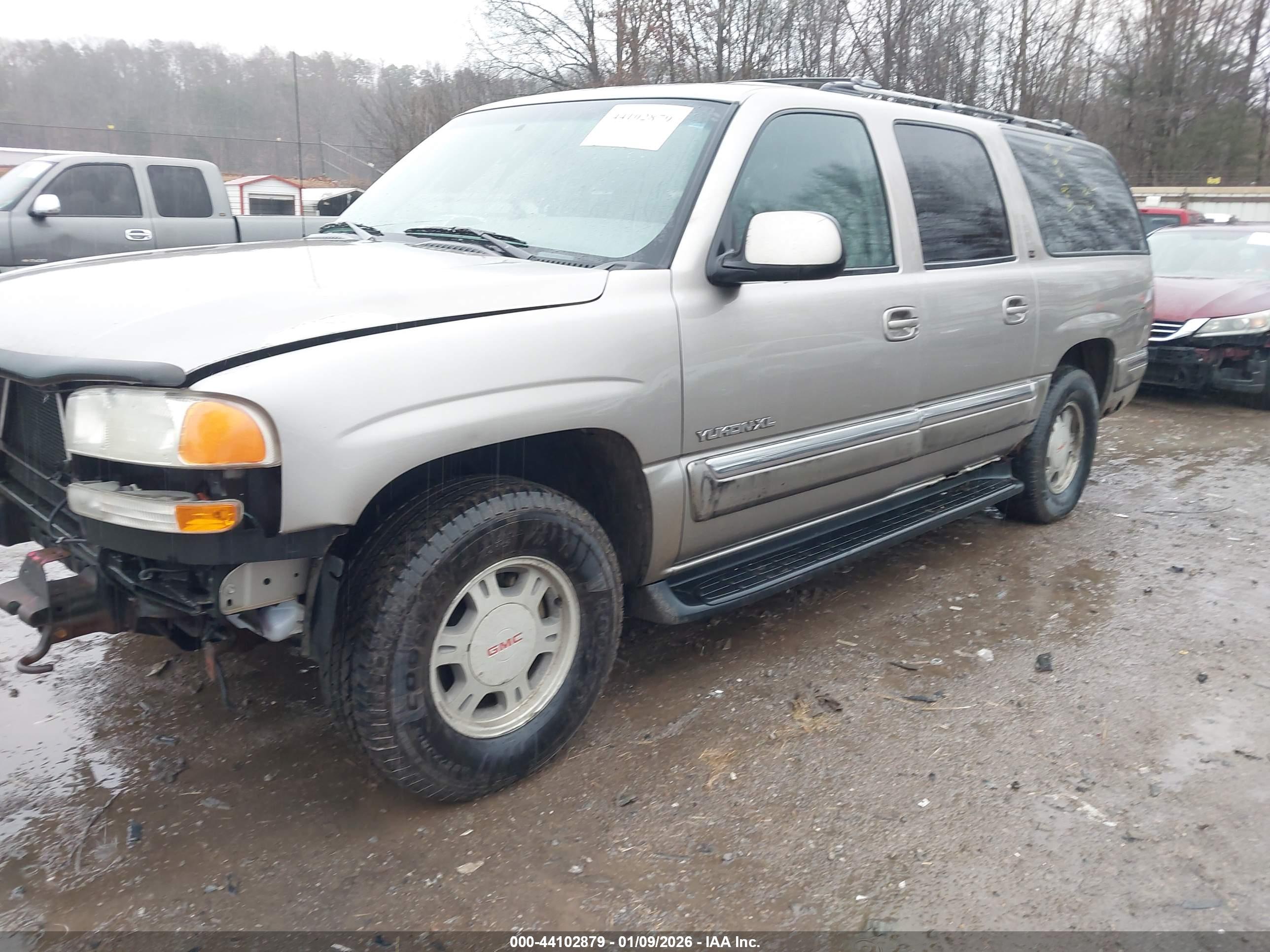 GMC YUKON image 2