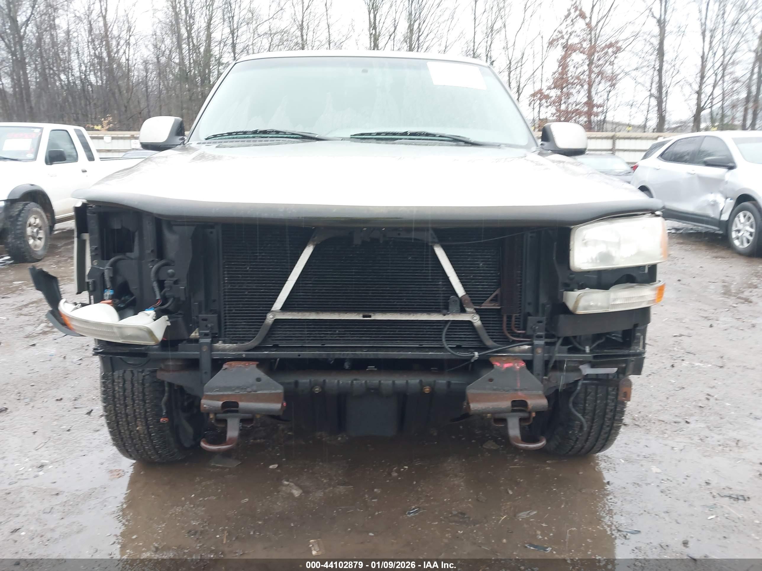 GMC YUKON image 6
