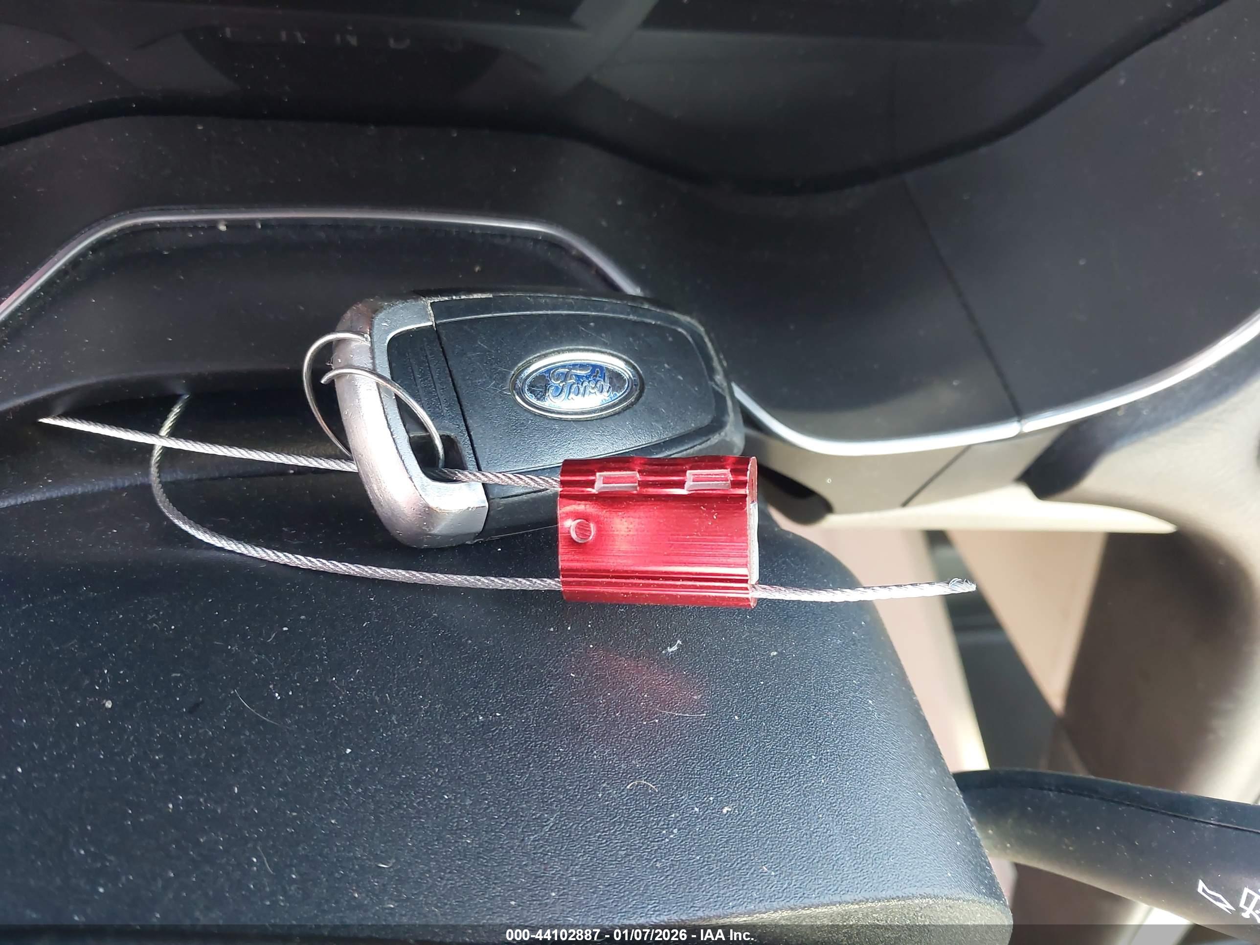 FORD FUSION image 11