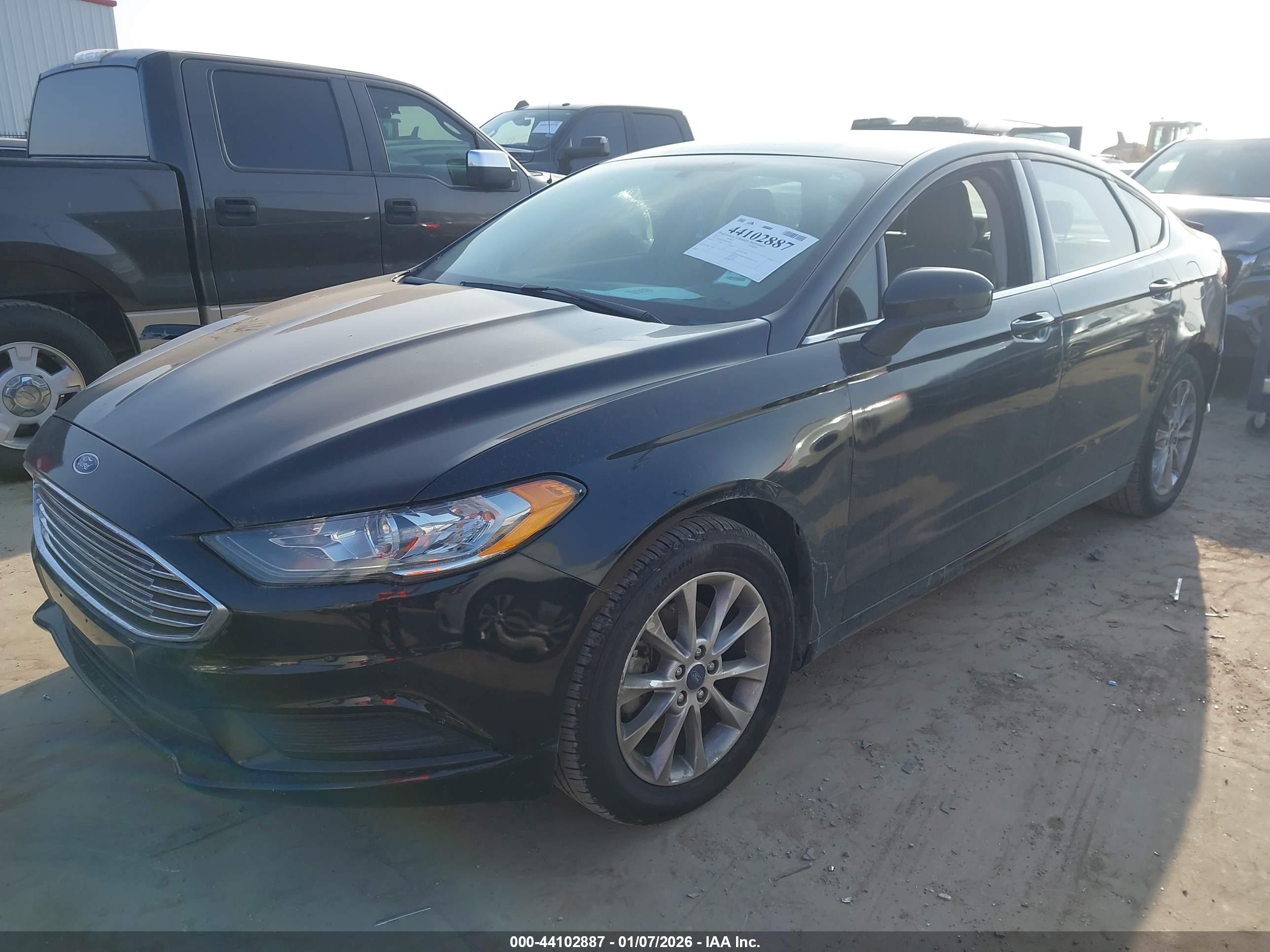 FORD FUSION image 2