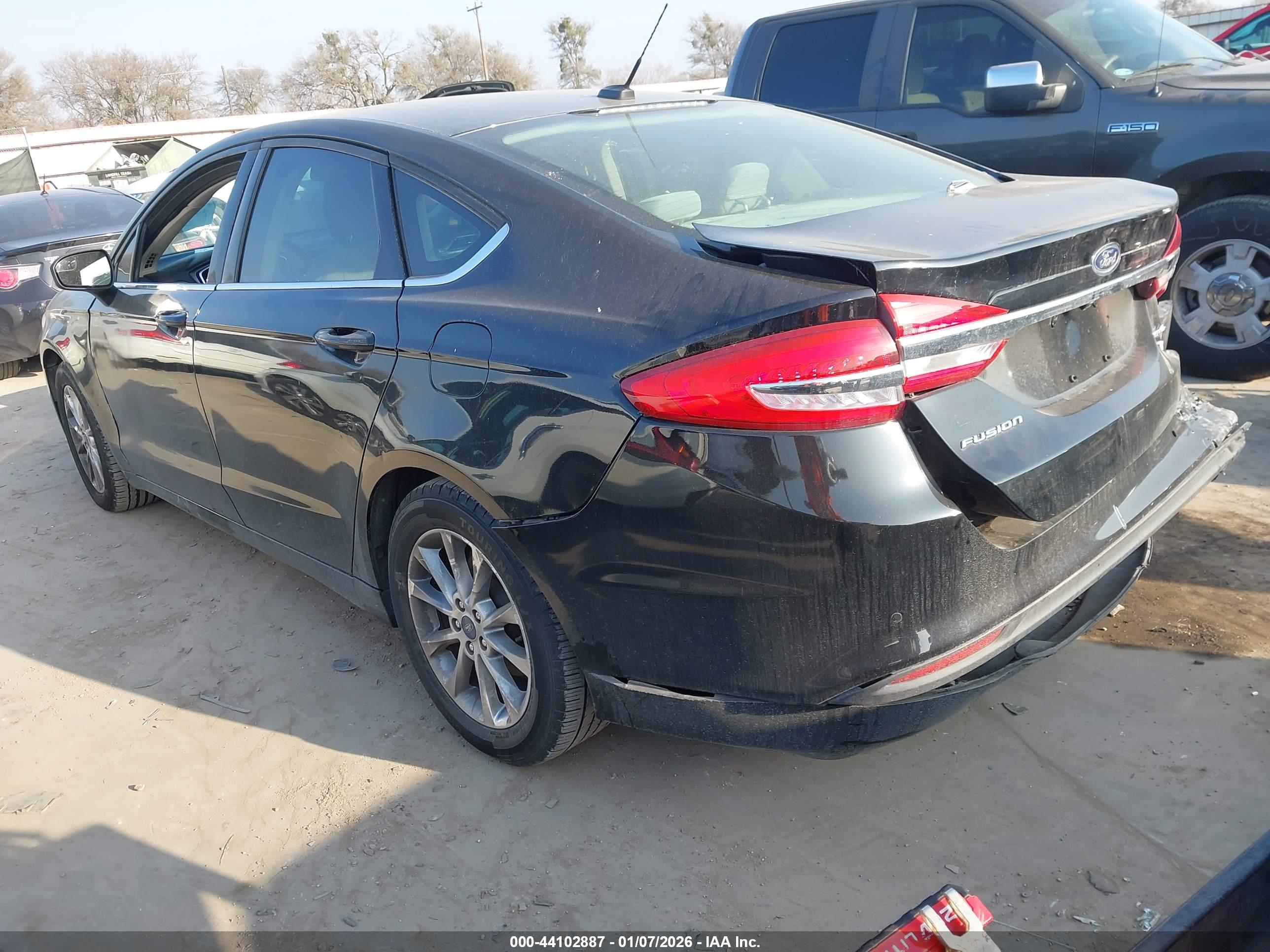 FORD FUSION image 3