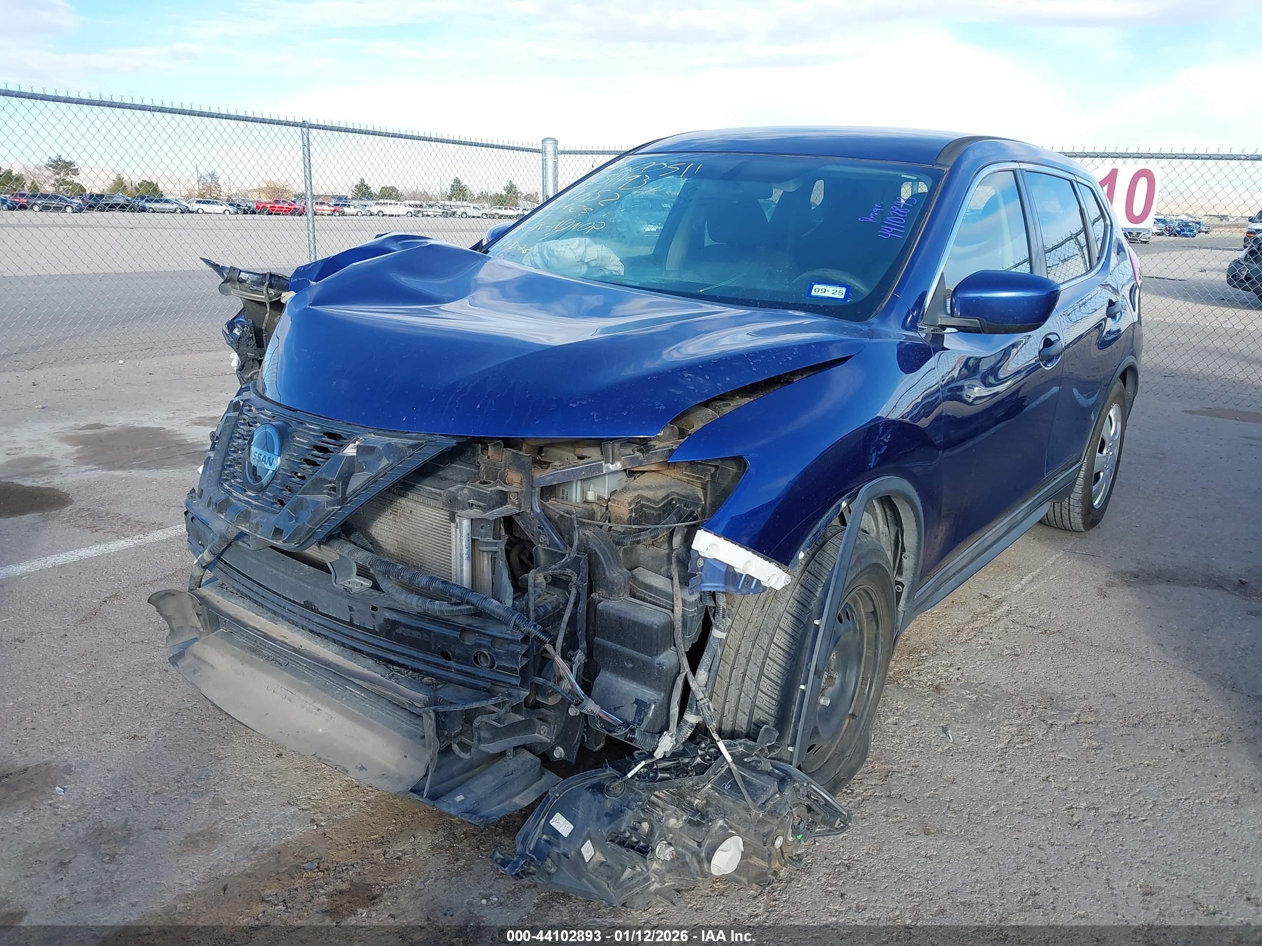 NISSAN ROGUE image 2