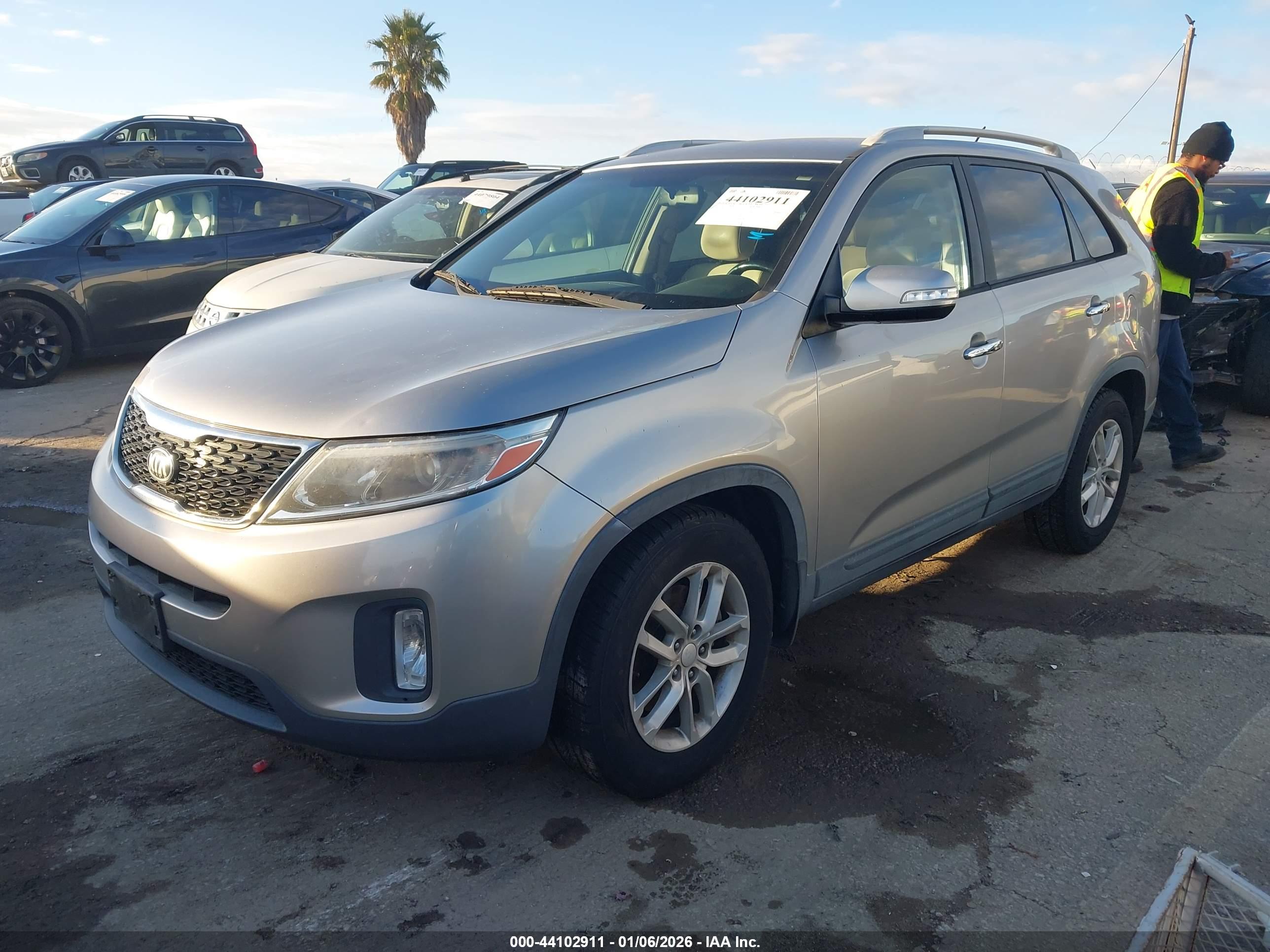 KIA SORENTO image 2