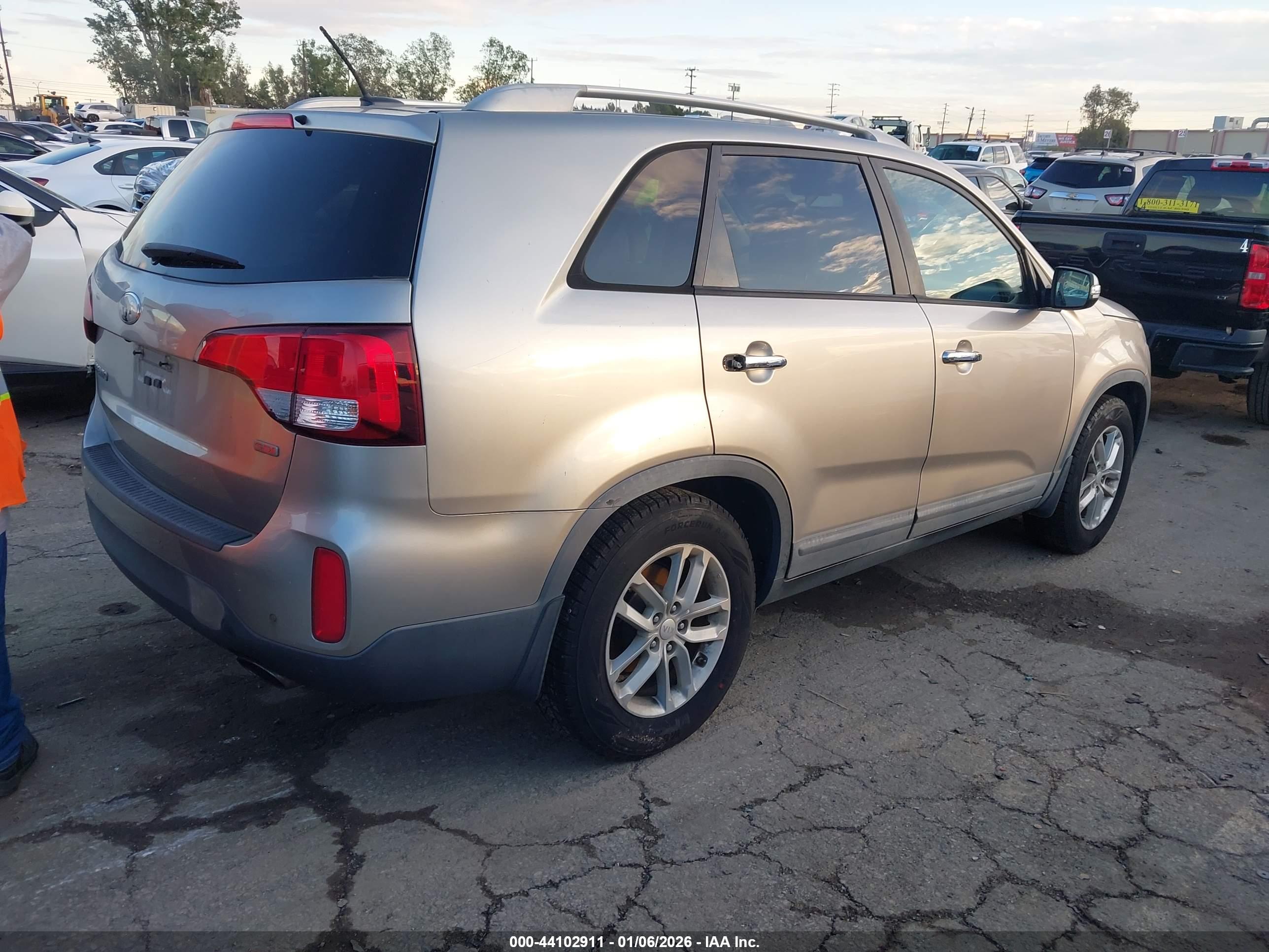 KIA SORENTO image 4