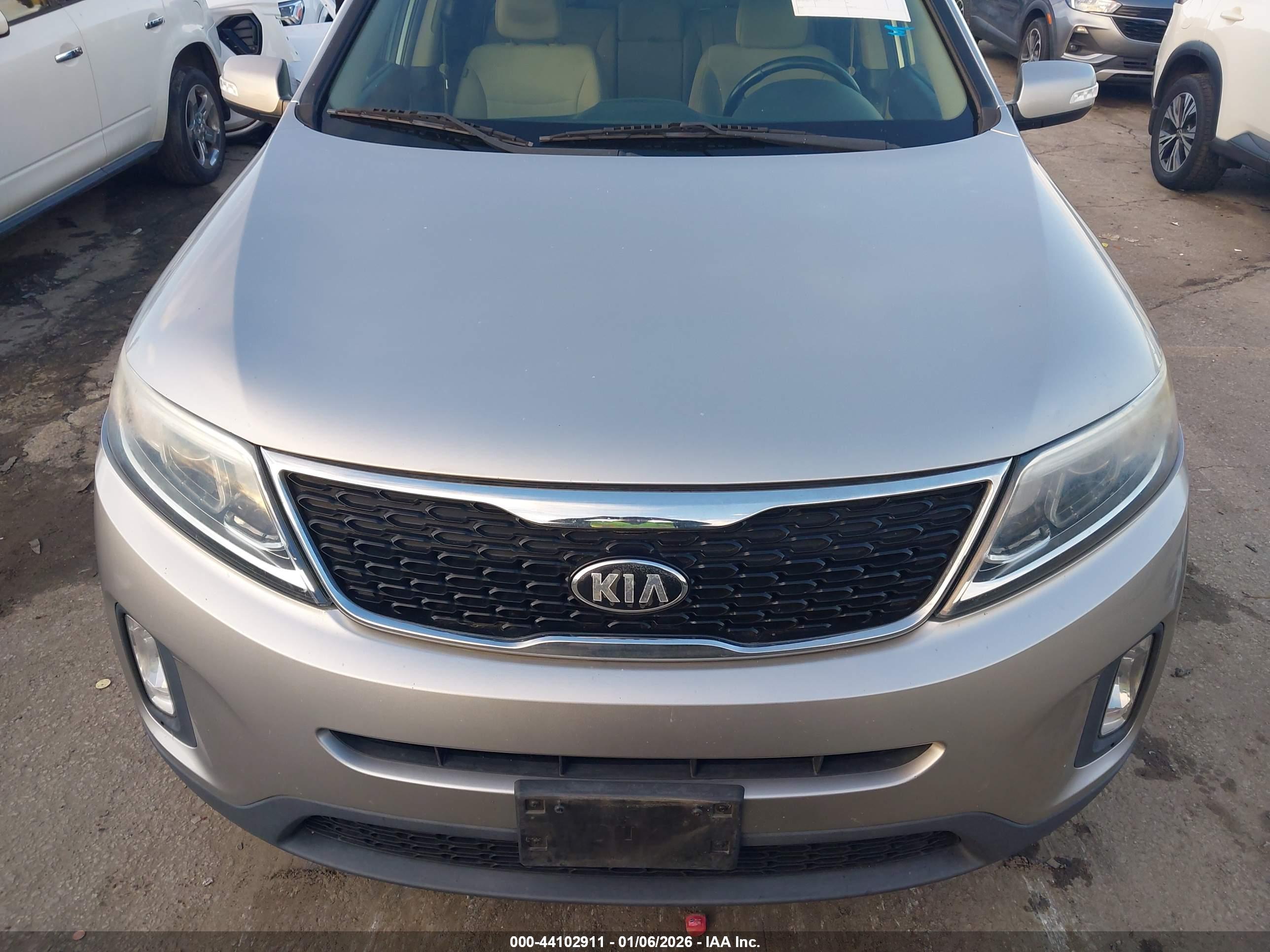 KIA SORENTO image 6